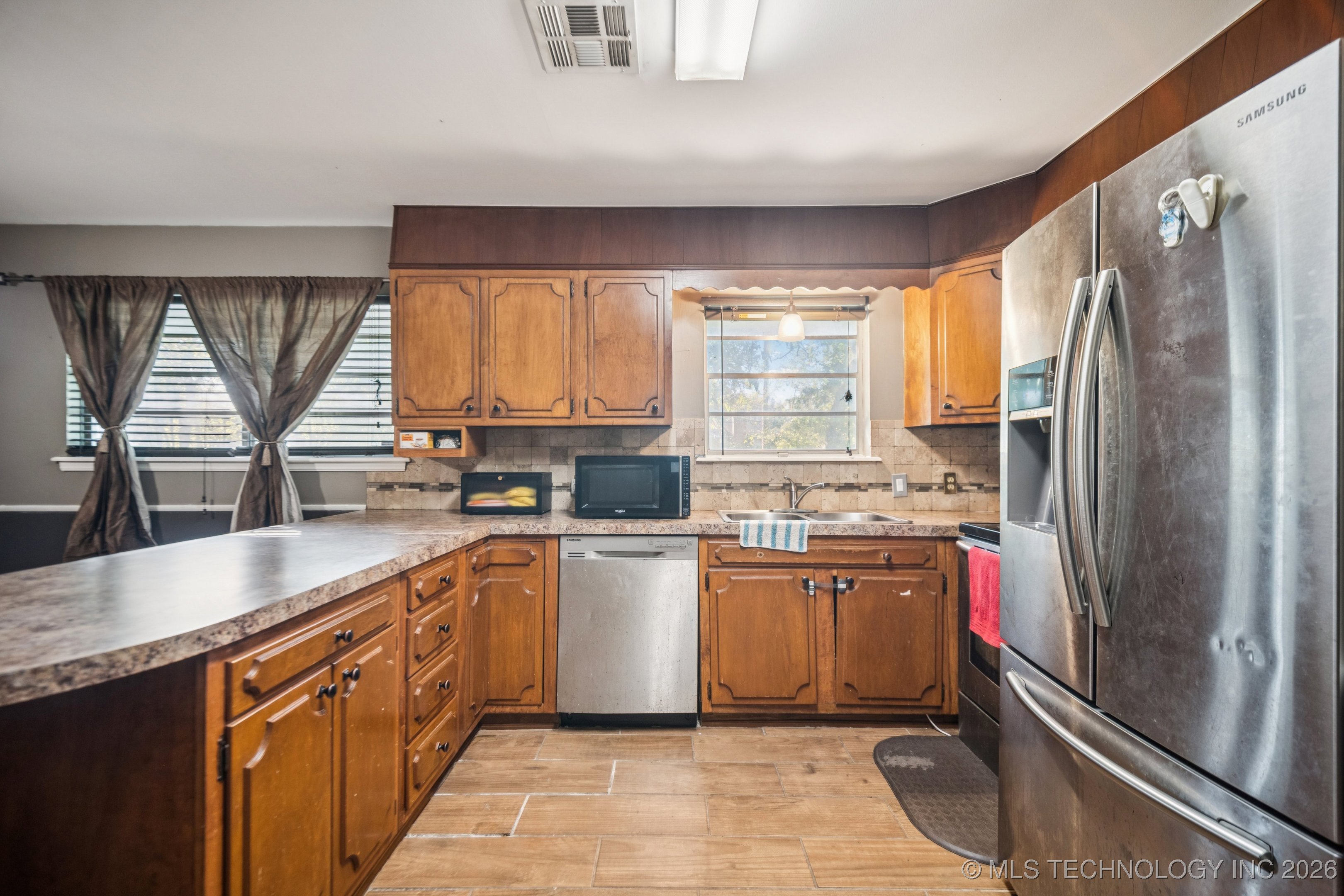 3944 S 93rd East Avenue Property Photo 7