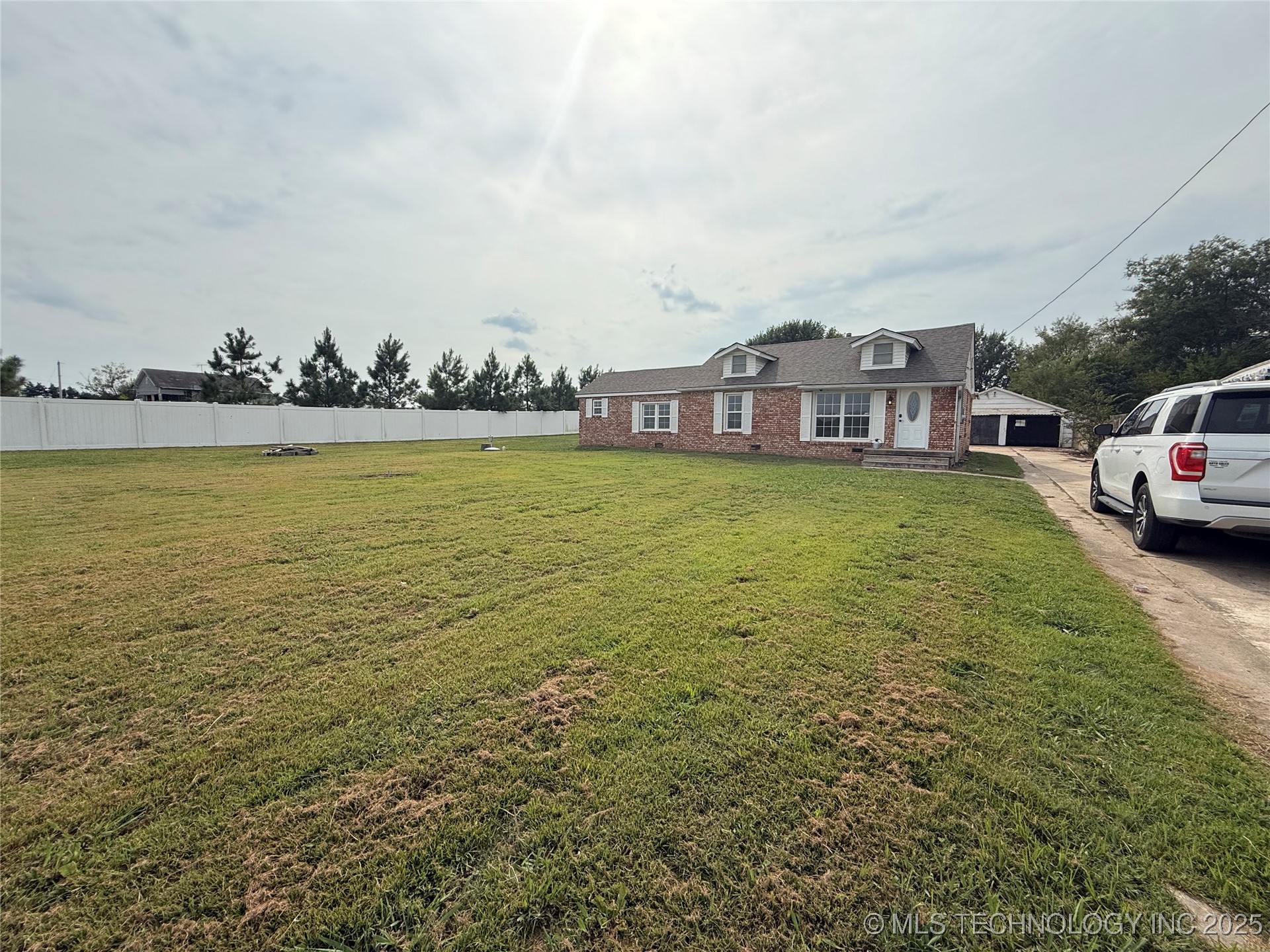 10035 Bryant Road Property Photo 3