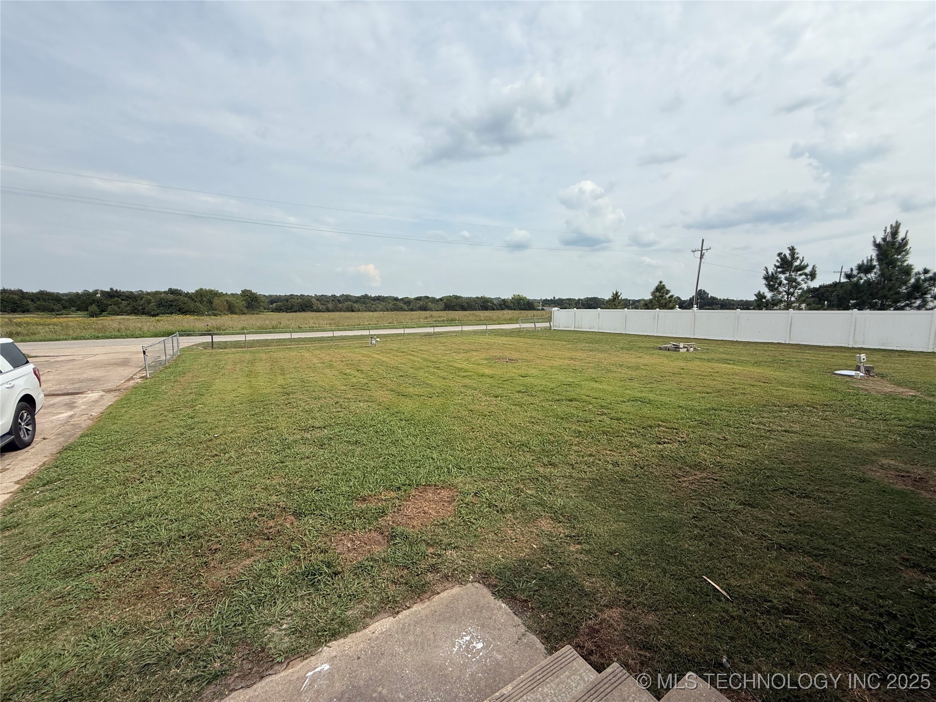 10035 Bryant Road Property Photo 6