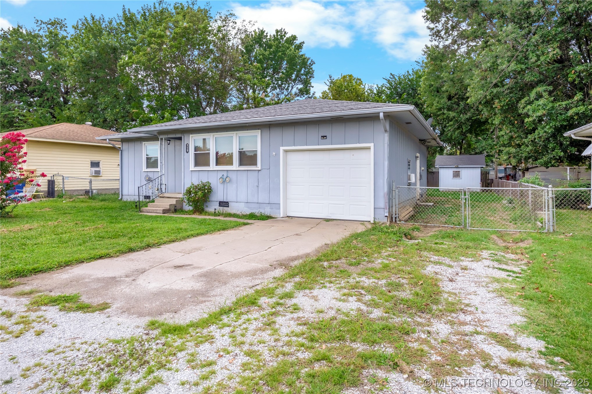 715 N Adair Property Photo 2