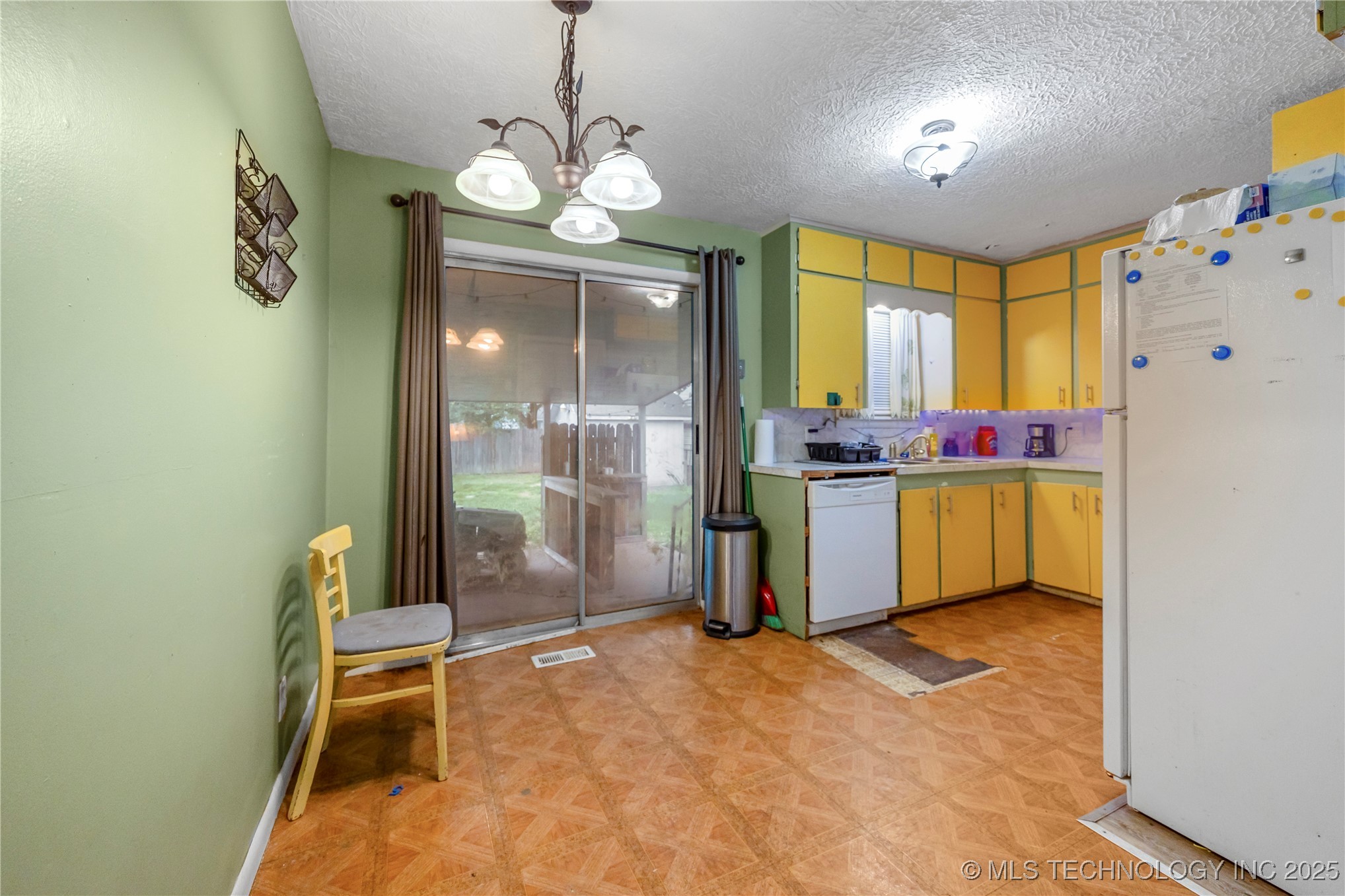 715 N Adair Property Photo 12