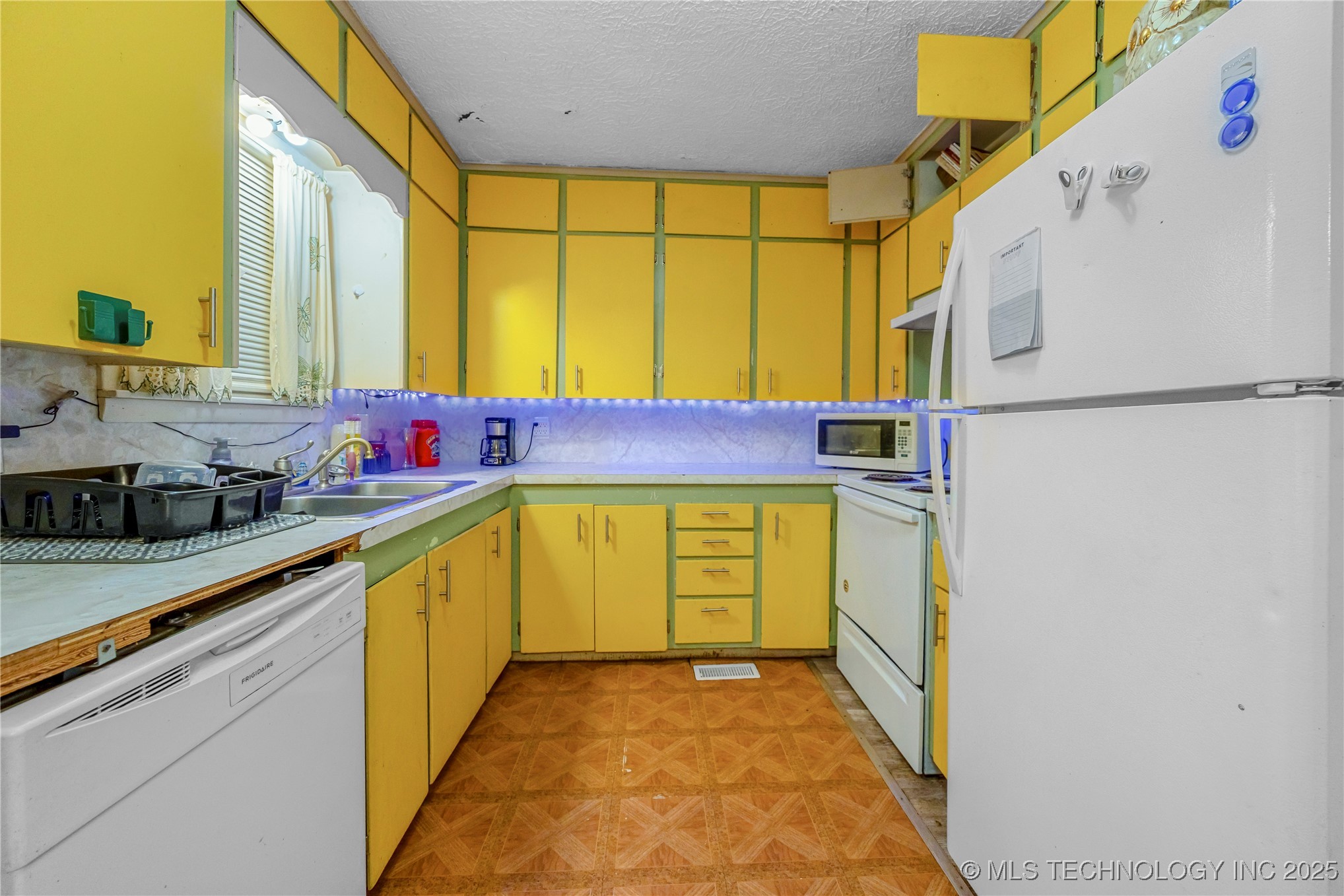 715 N Adair Property Photo 13