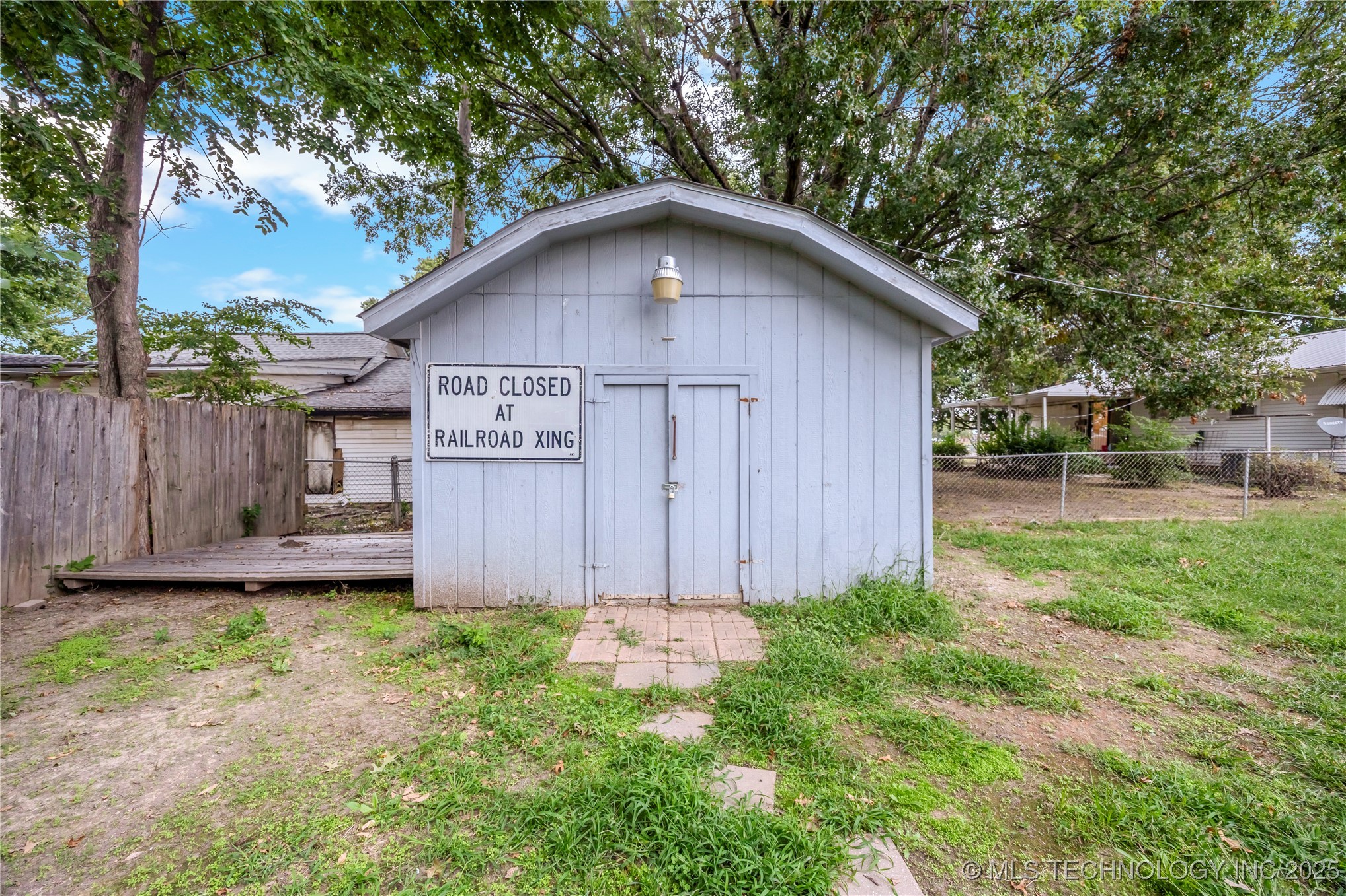 715 N Adair Property Photo 23