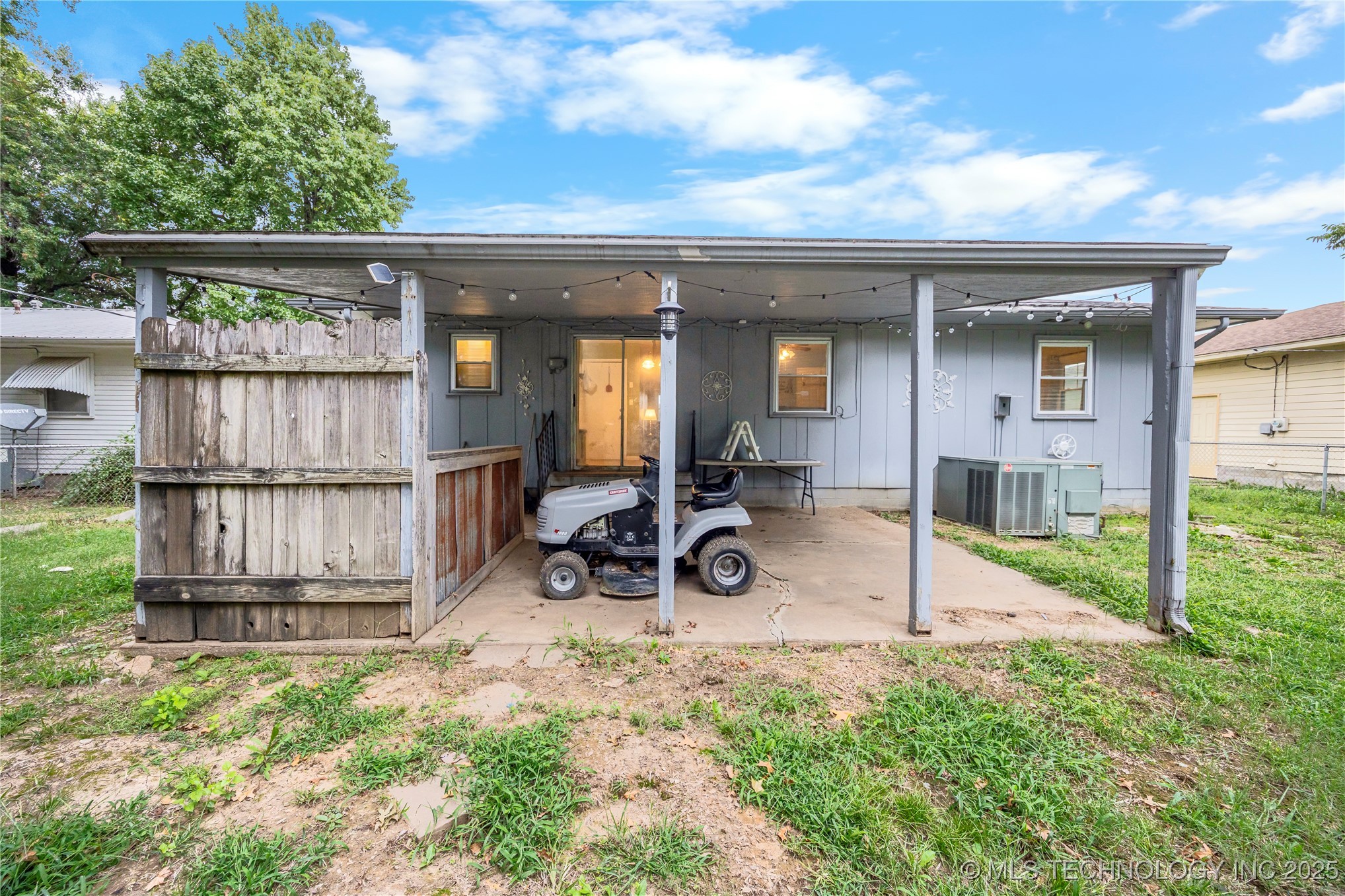 715 N Adair Property Photo 24