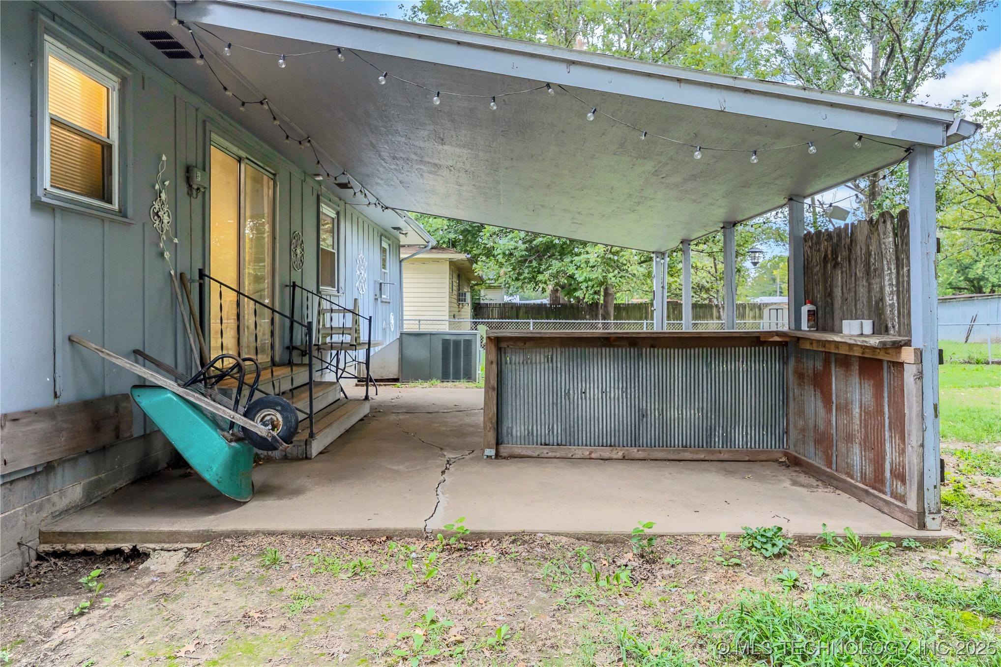 715 N Adair Property Photo 25