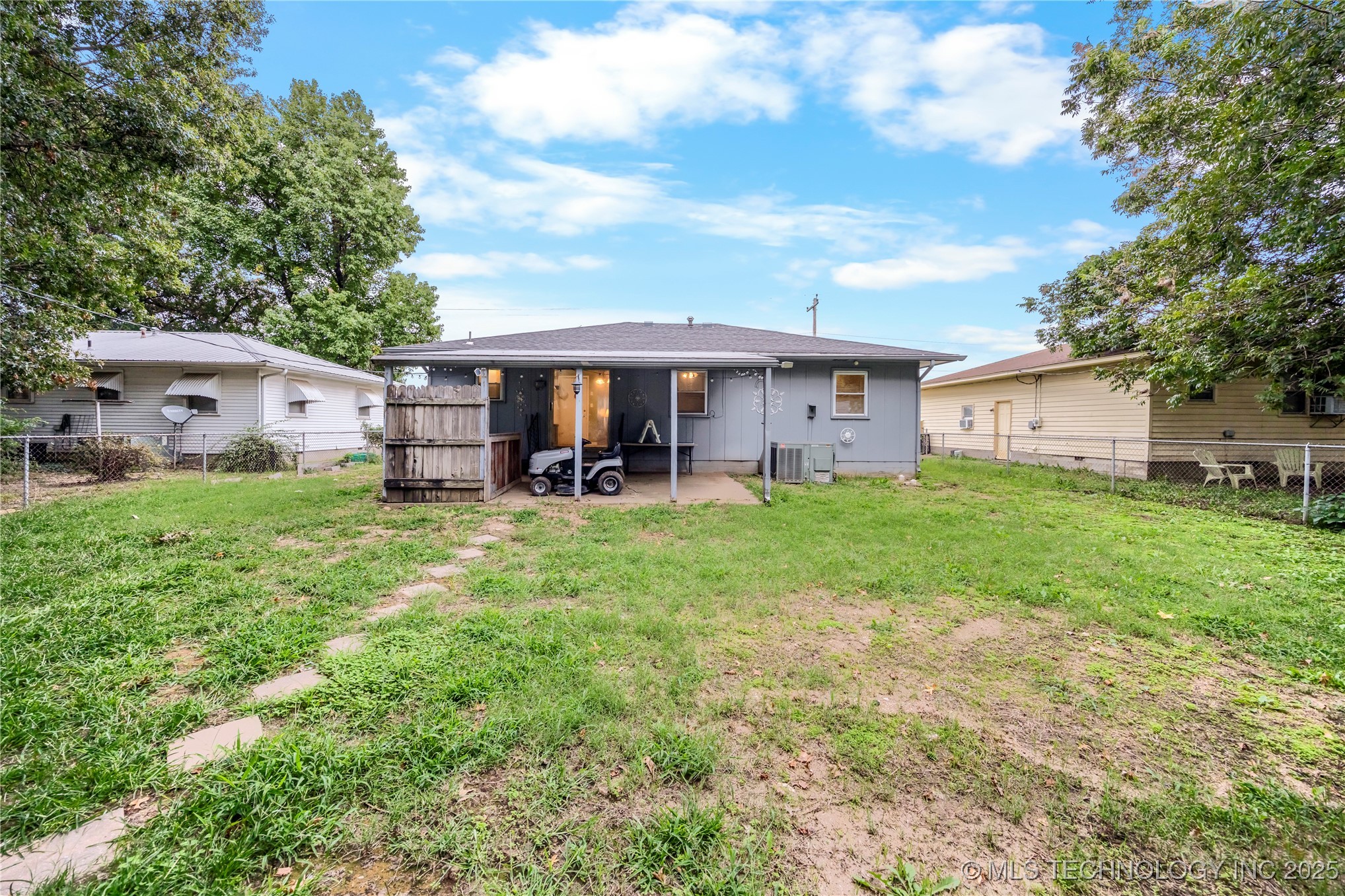 715 N Adair Property Photo 31