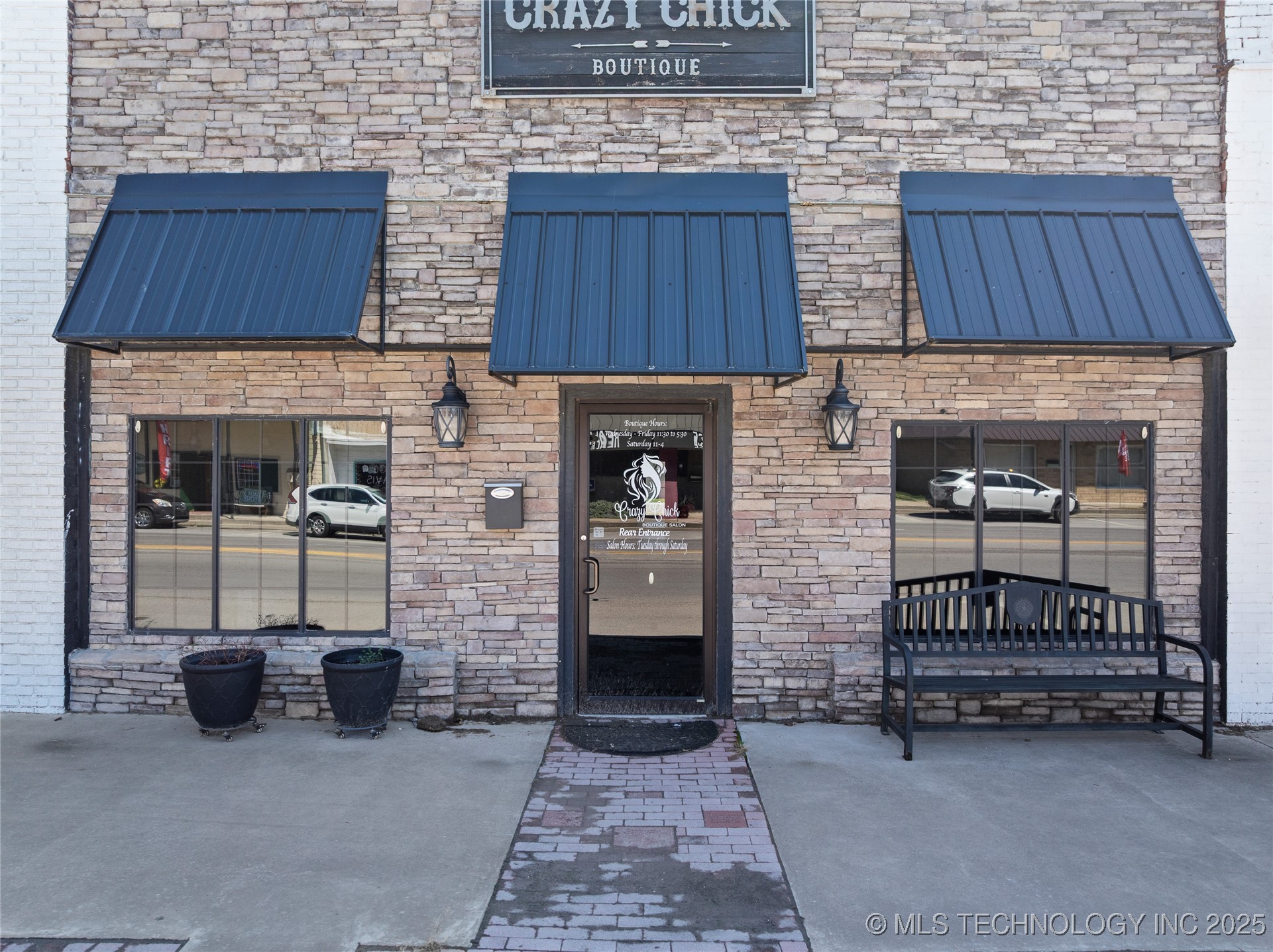 314 E Main Property Photo 3