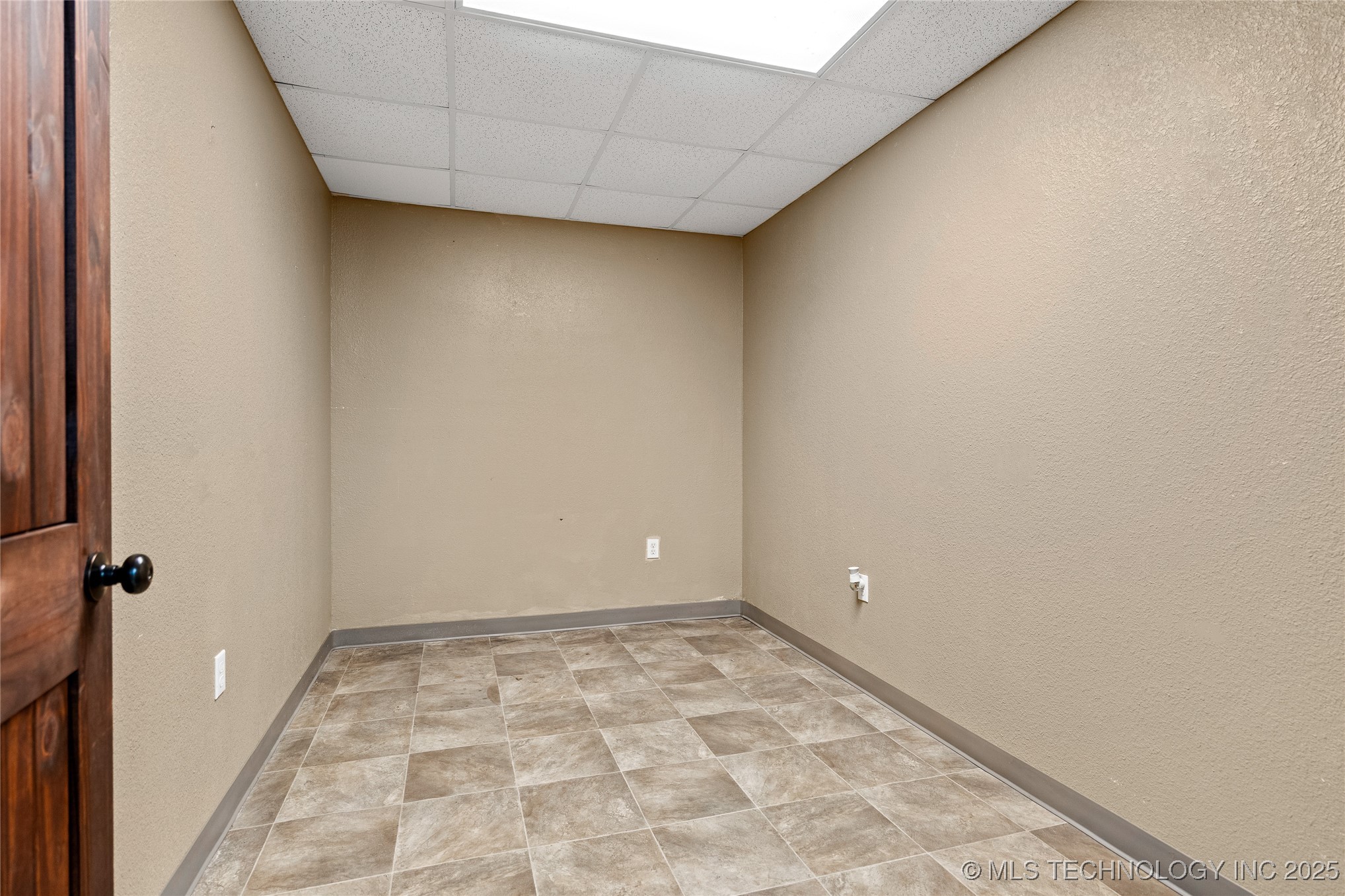 314 E Main Property Photo 12