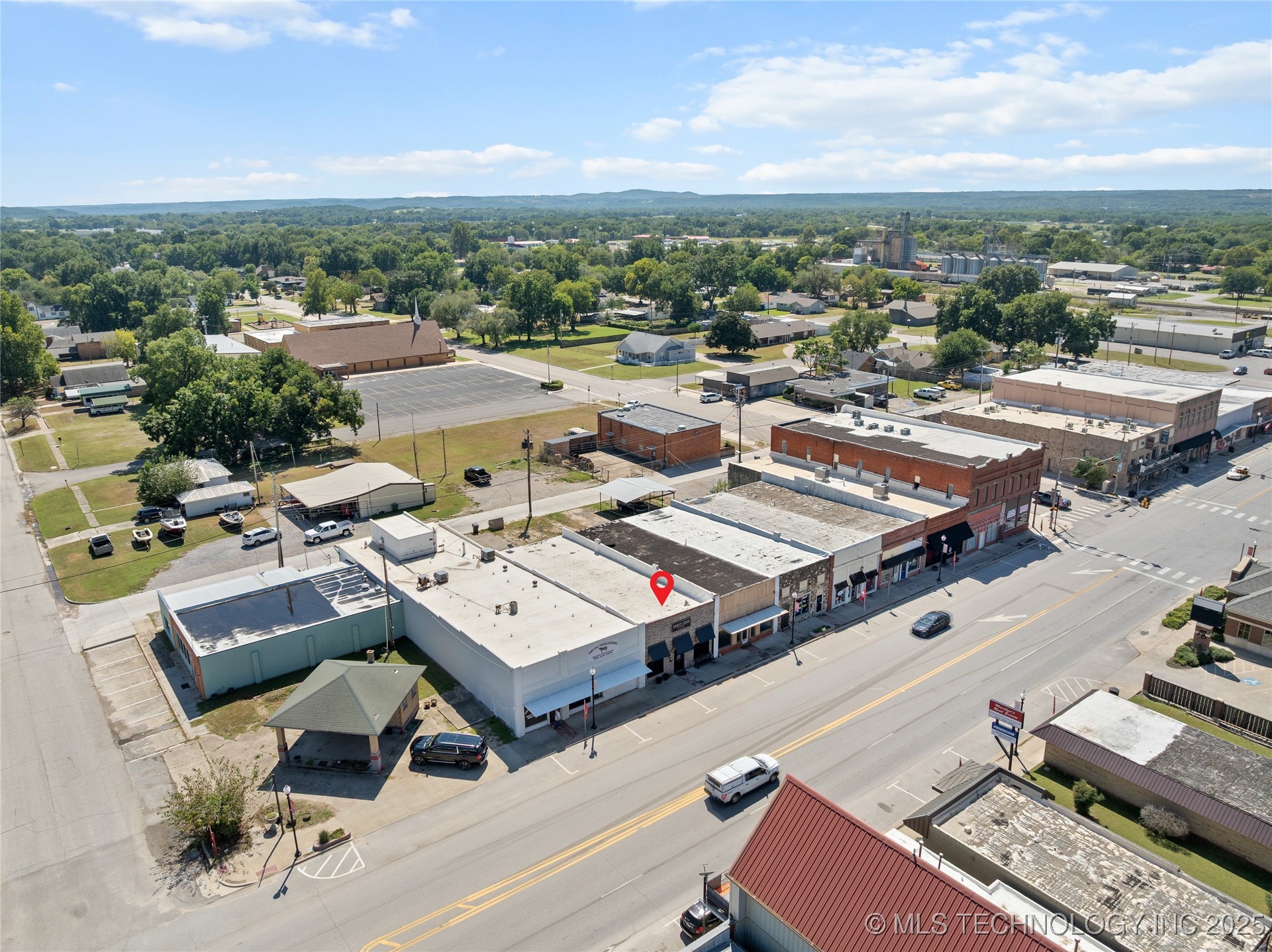 314 E Main Property Photo 28