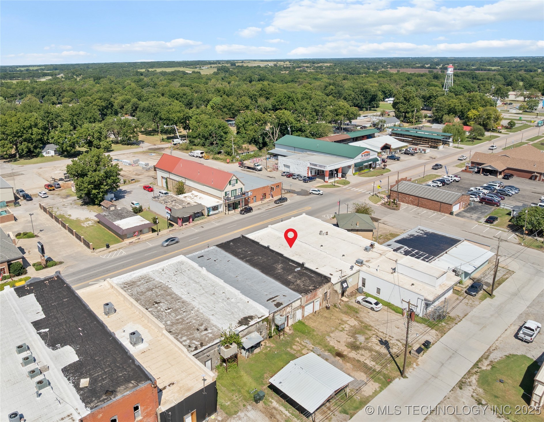 314 E Main Property Photo 31