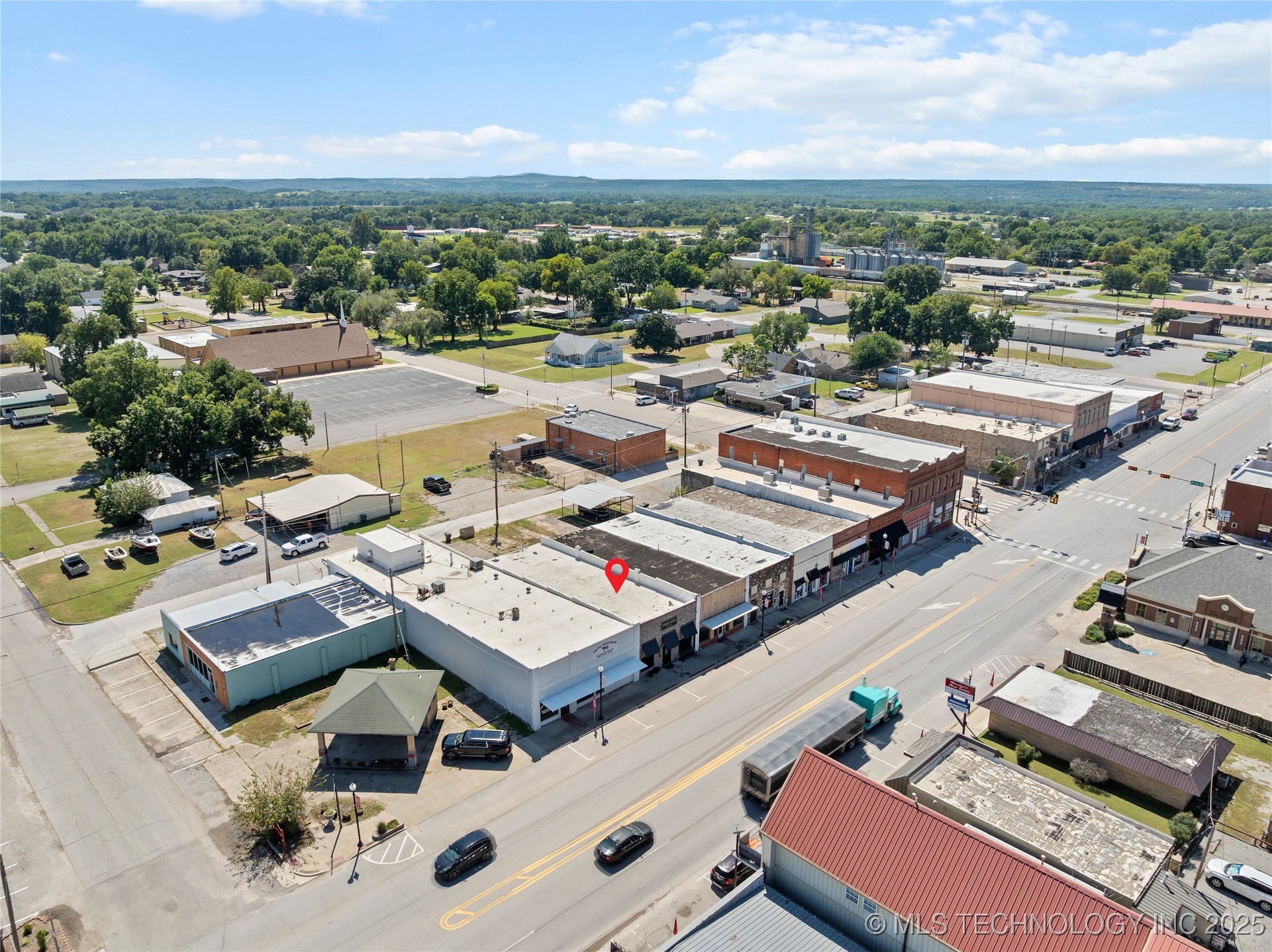 314 E Main Property Photo 33