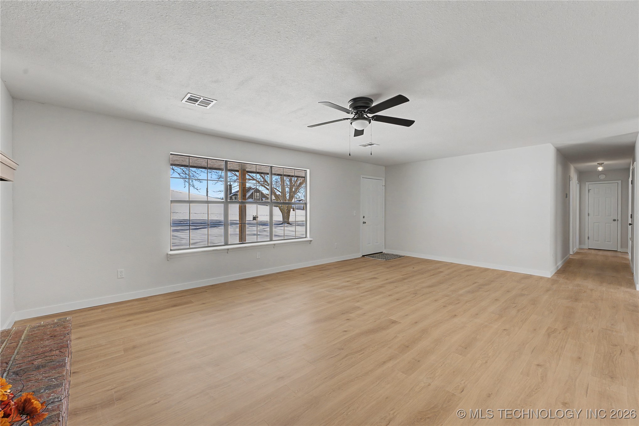 920 N Woodview Drive Property Photo 4