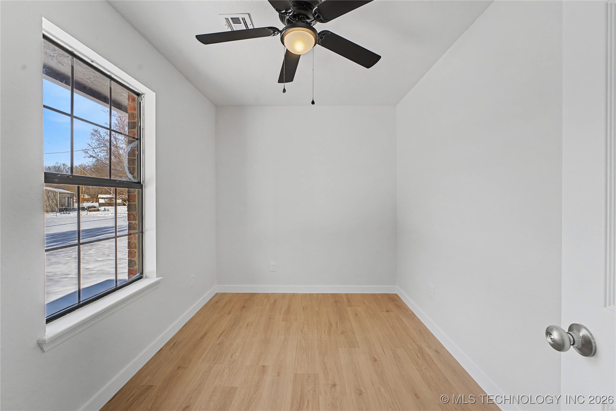 920 N Woodview Drive Property Photo 12