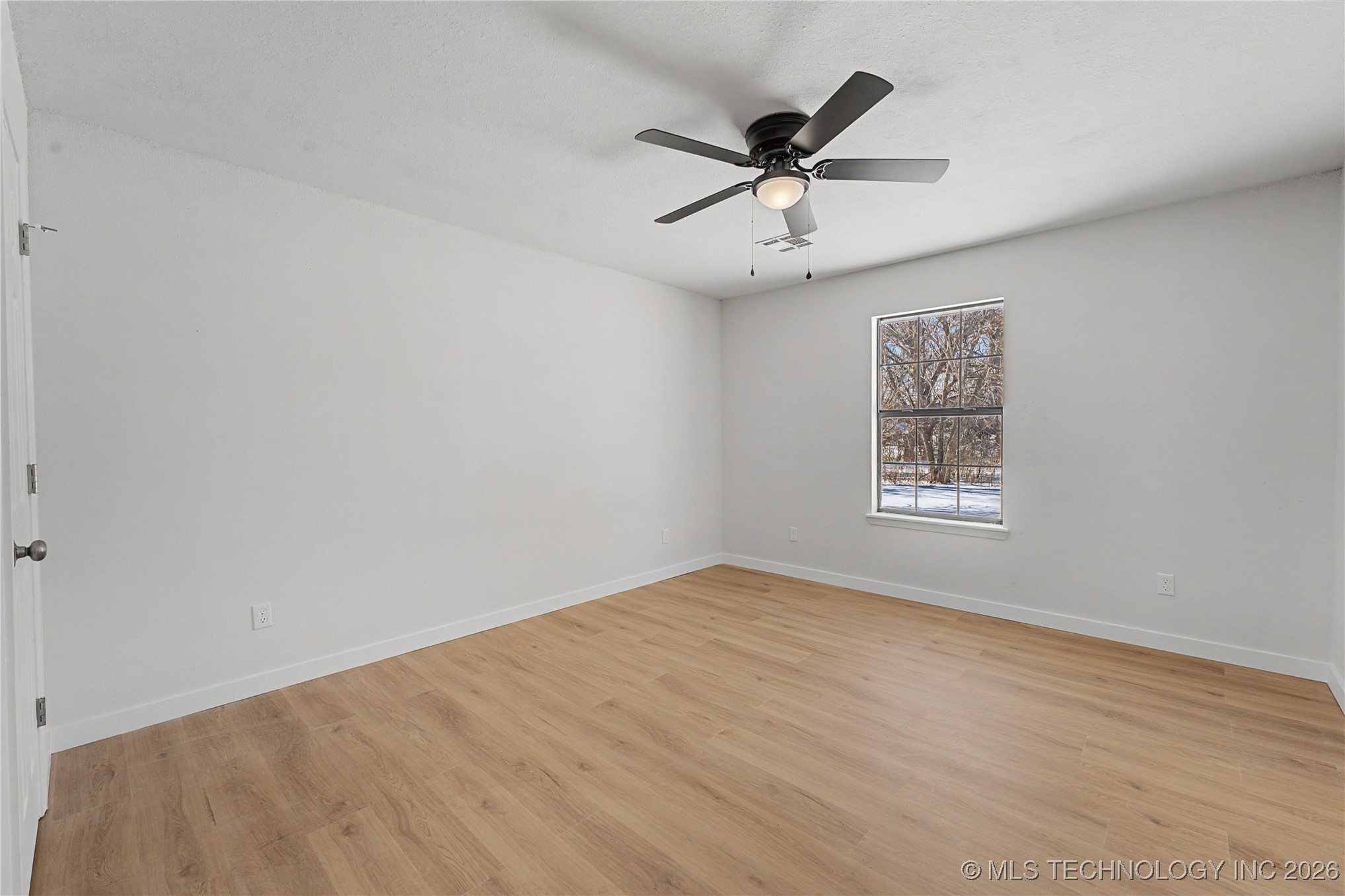 920 N Woodview Drive Property Photo 16