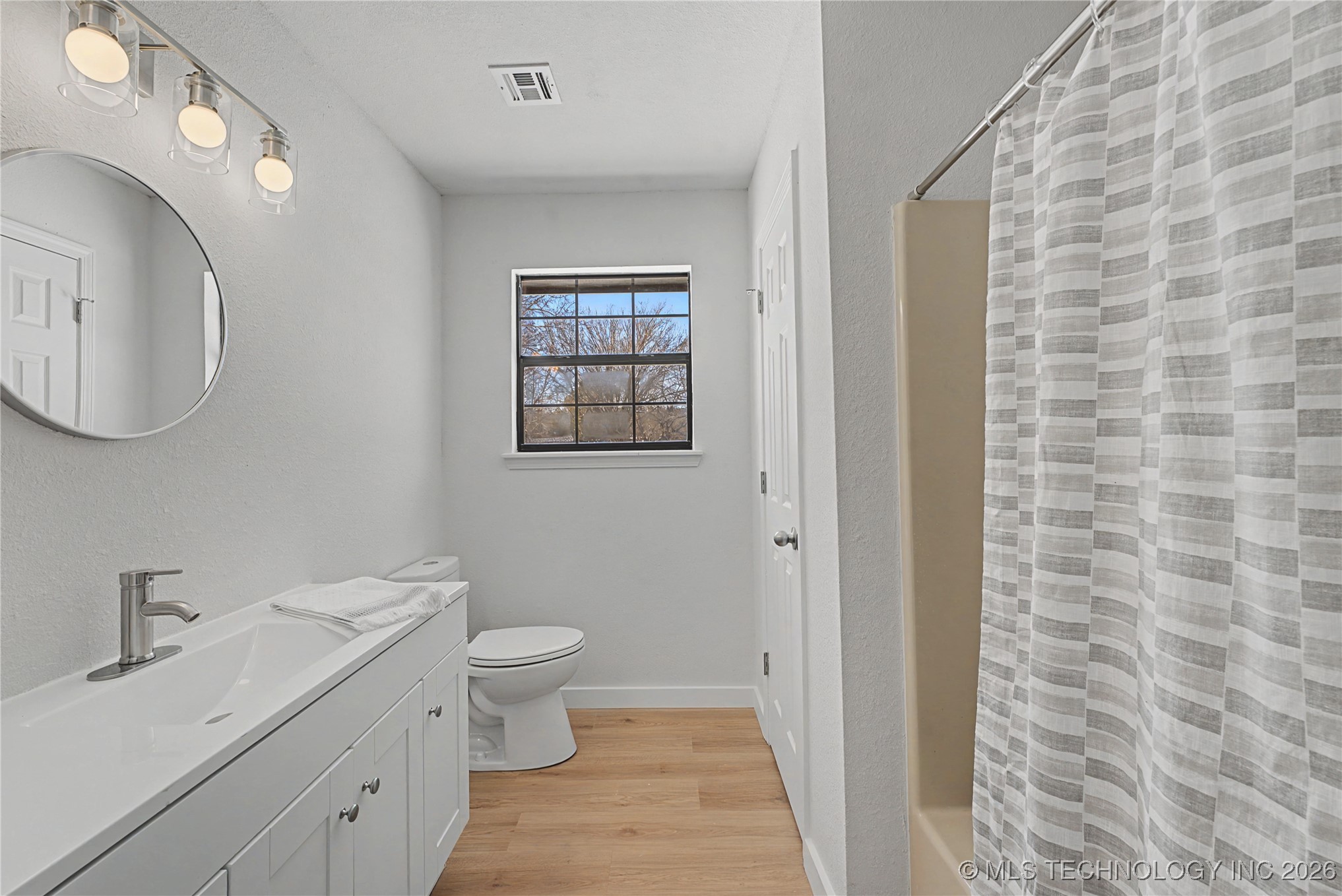 920 N Woodview Drive Property Photo 17