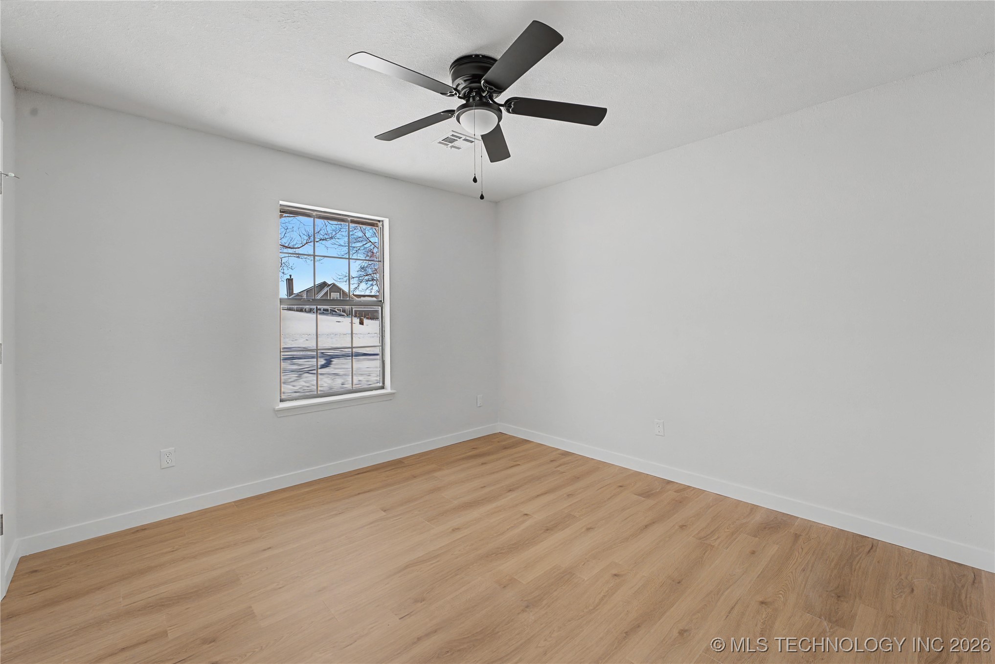 920 N Woodview Drive Property Photo 18