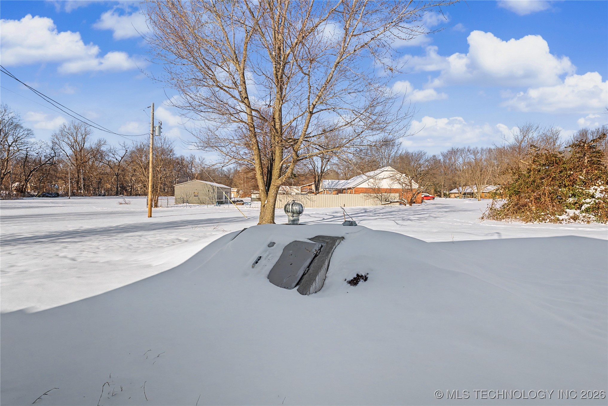 920 N Woodview Drive Property Photo 20