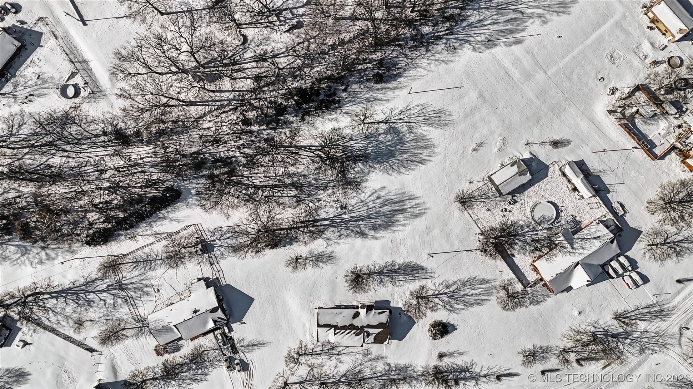 920 N Woodview Drive Property Photo 24