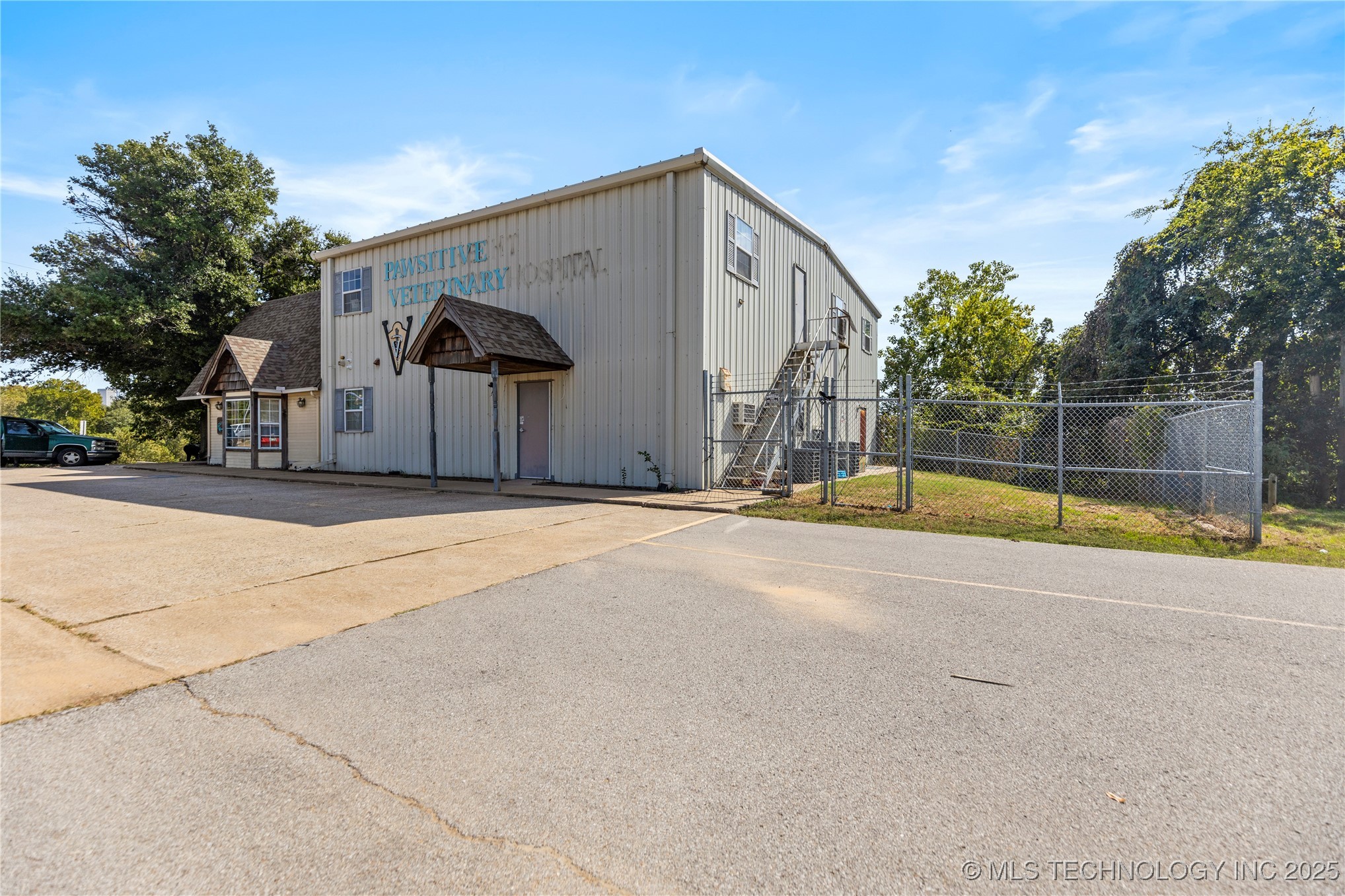 104 N Gilcrease Museum Road Property Photo 1