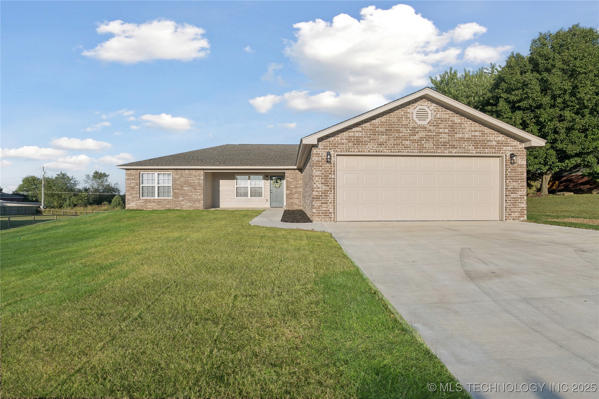 14879 N Trent Street Property Photo 1