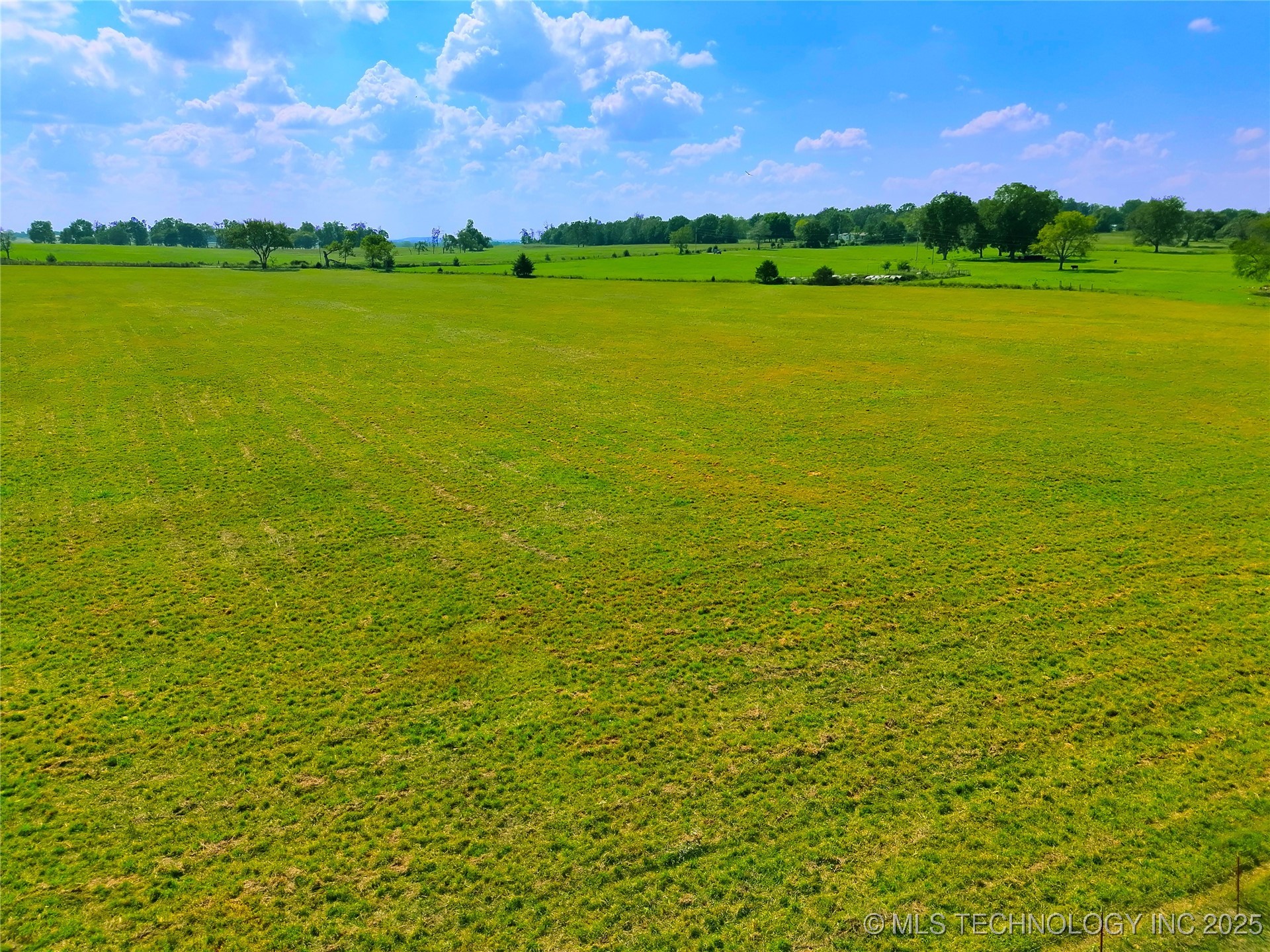 690 Road Property Photo 7