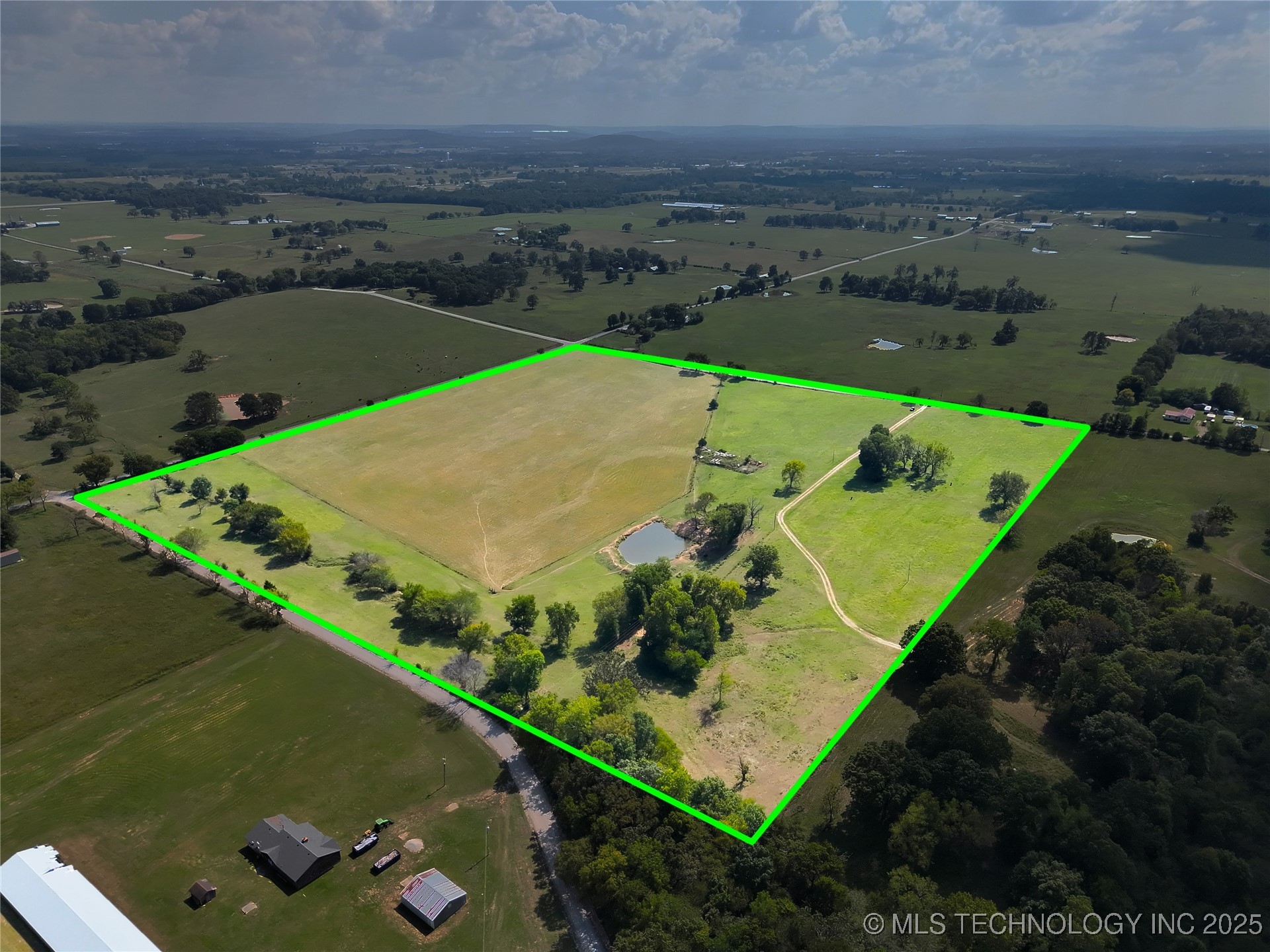 690 Road Property Photo 14