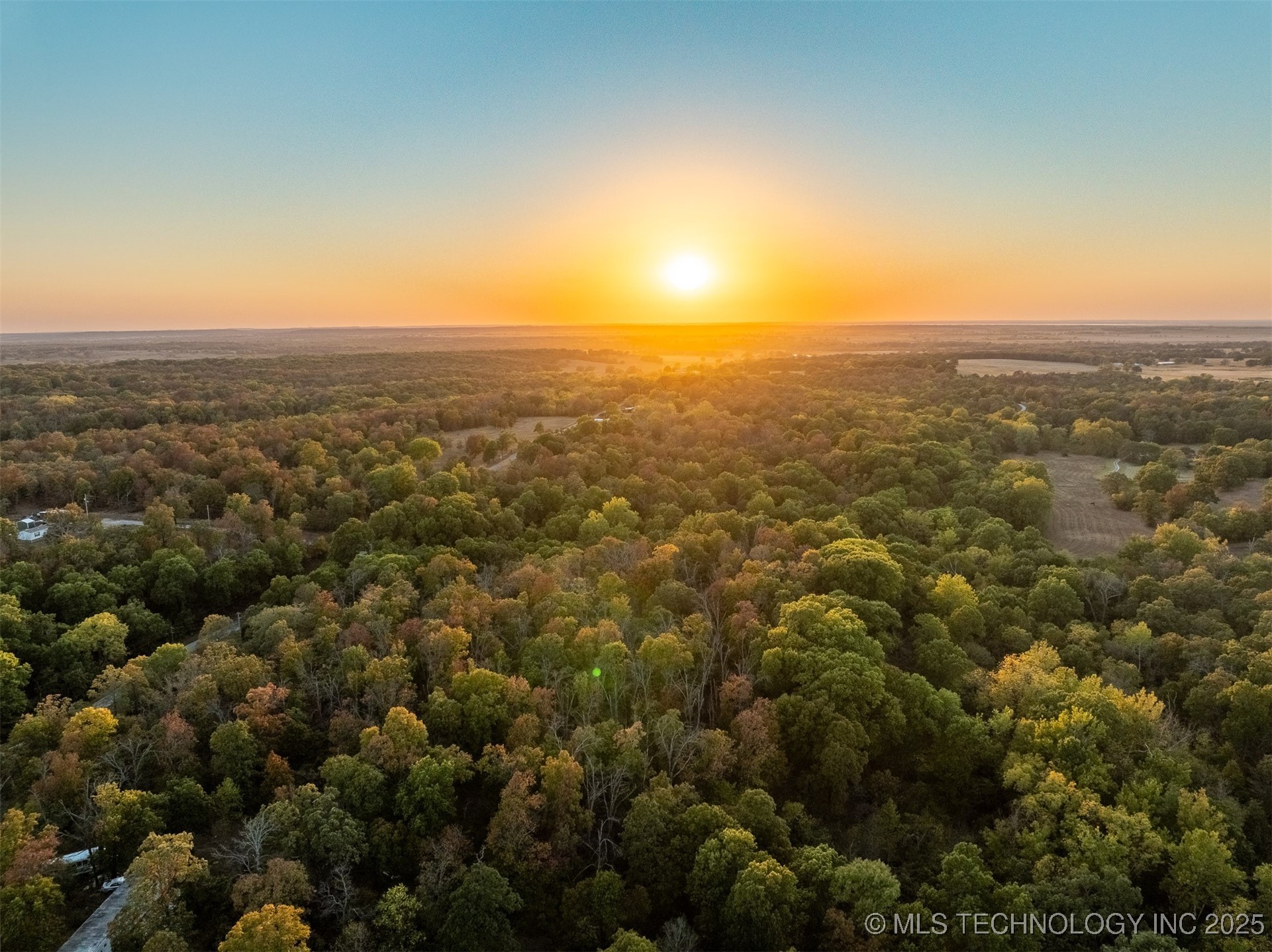 26353 E 300 Road Property Photo 3