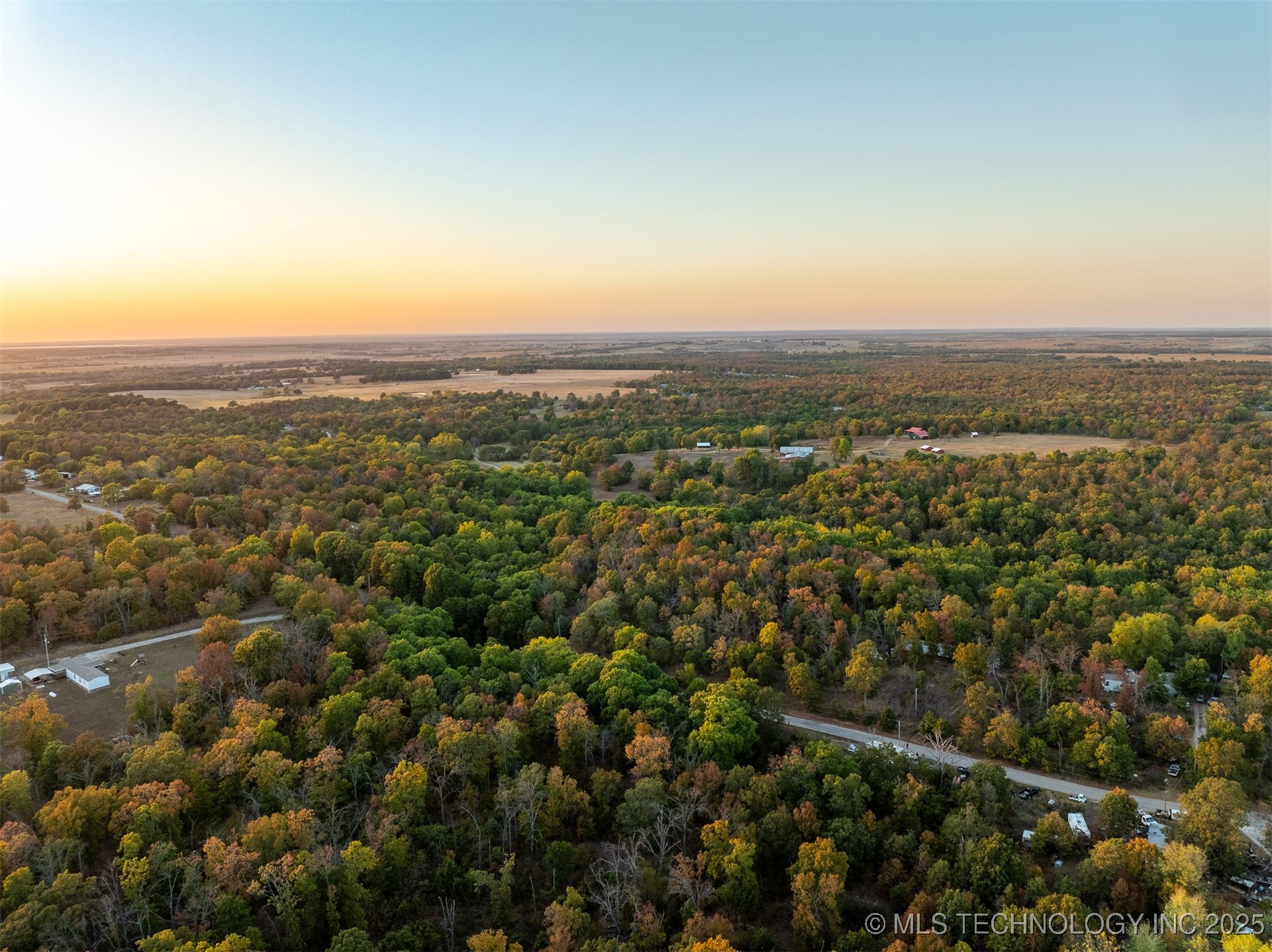 26353 E 300 Road Property Photo 5