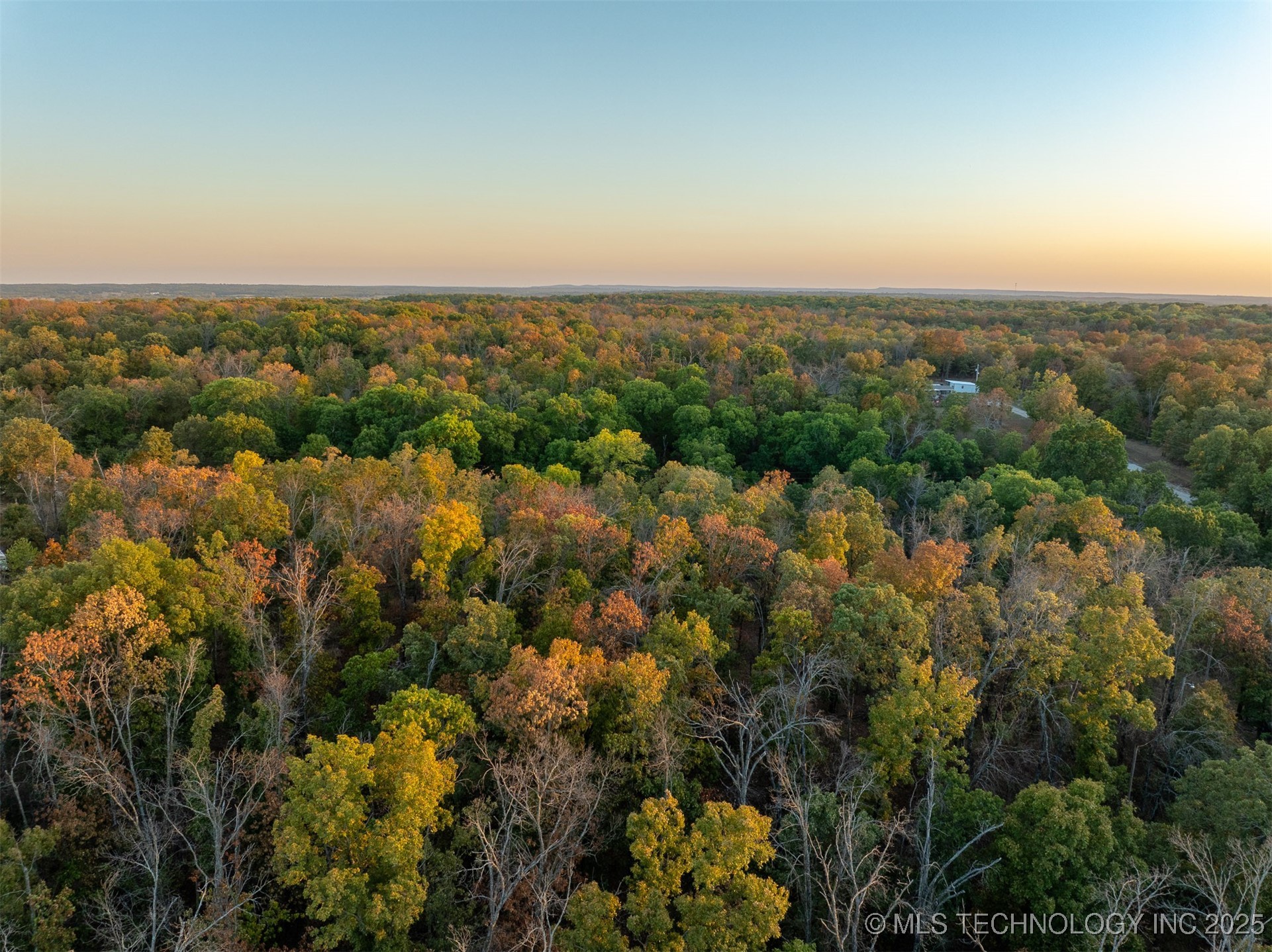 26353 E 300 Road Property Photo 9