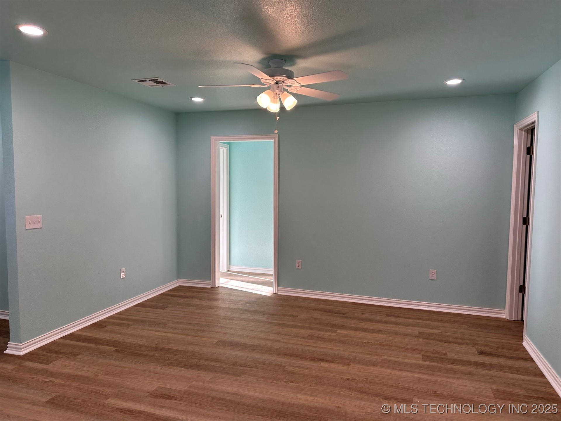 805 S 2nd Avenue Property Photo 8