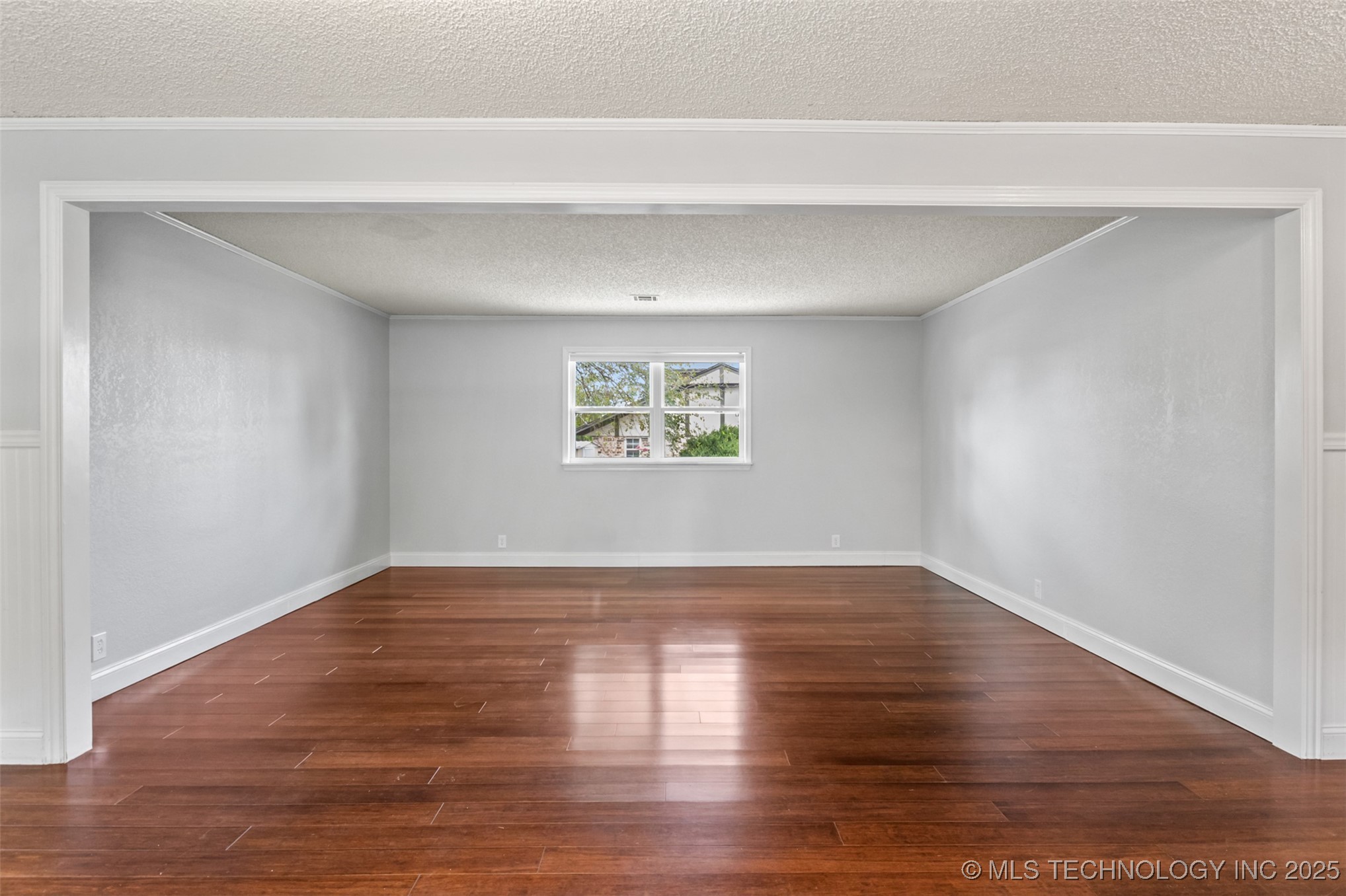 4607 Rolling Hills Drive Property Photo 6