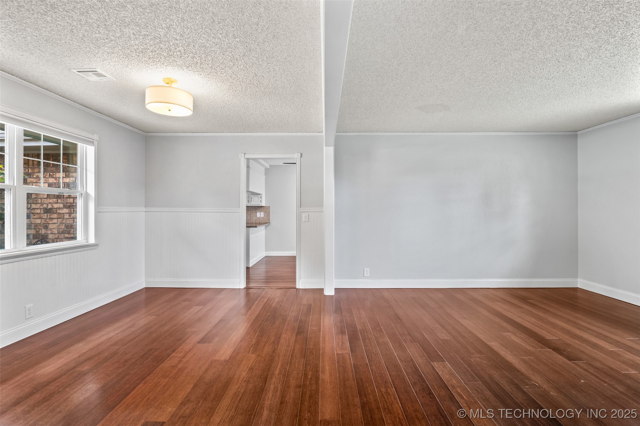 4607 Rolling Hills Drive Property Photo 7