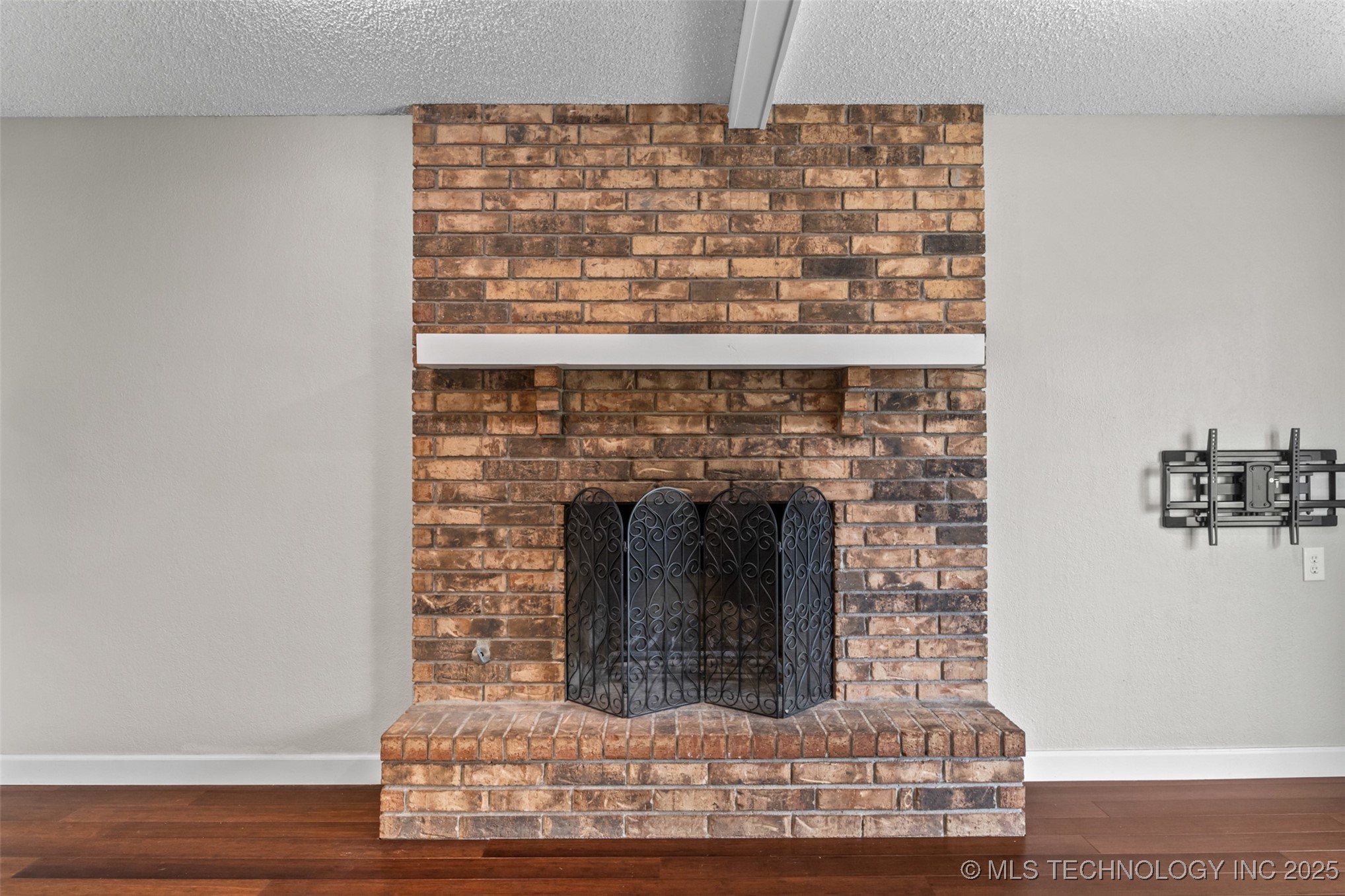 4607 Rolling Hills Drive Property Photo 12