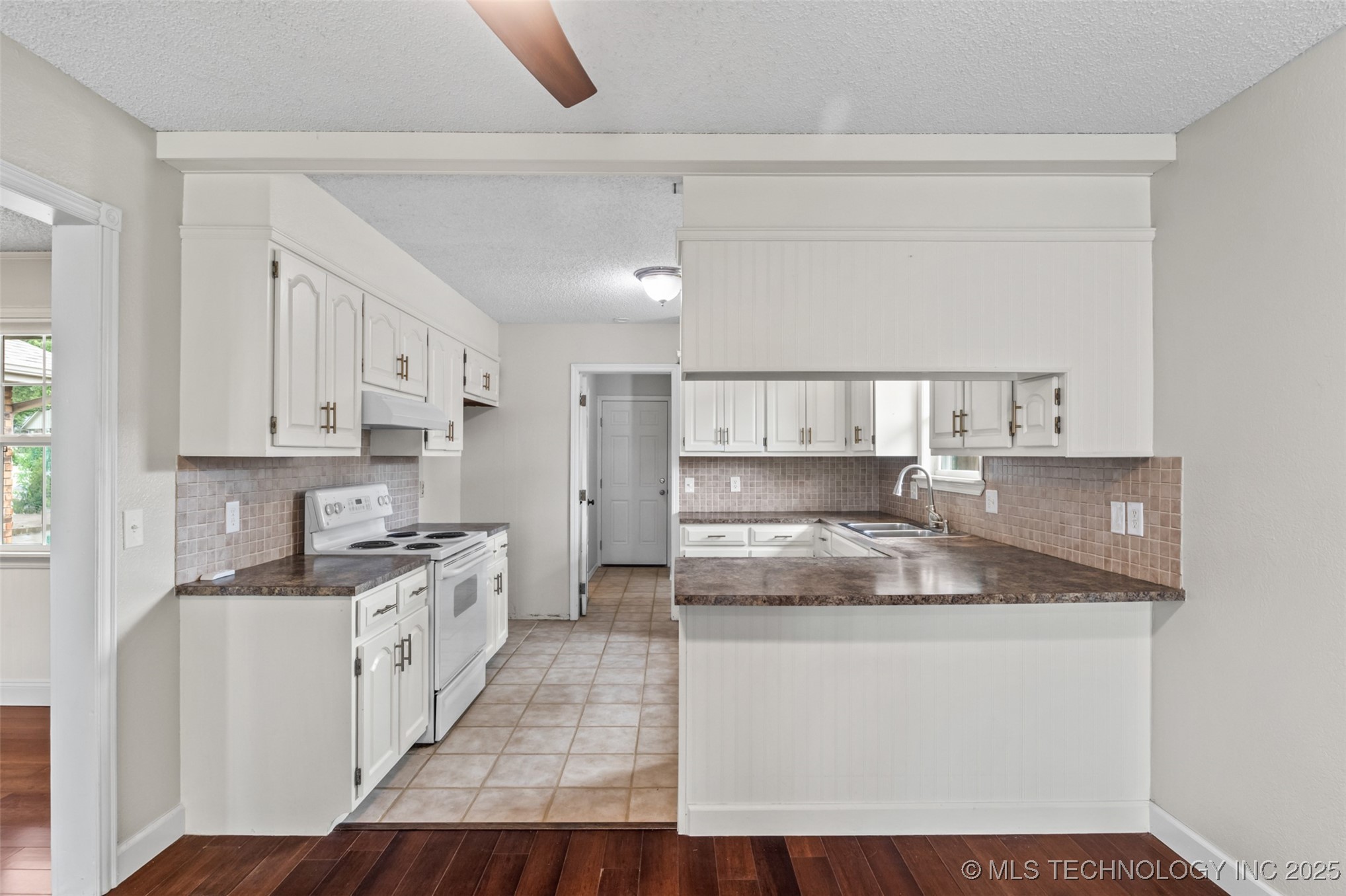 4607 Rolling Hills Drive Property Photo 13