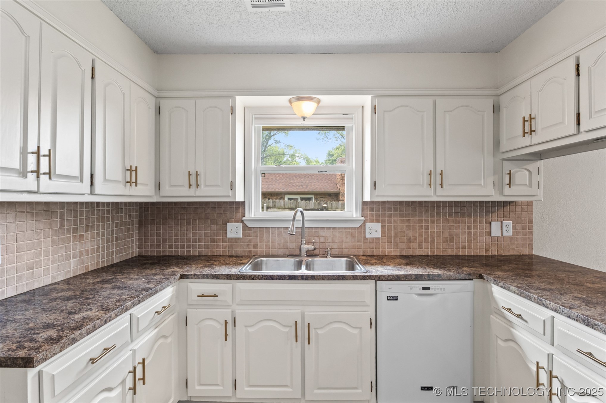 4607 Rolling Hills Drive Property Photo 16