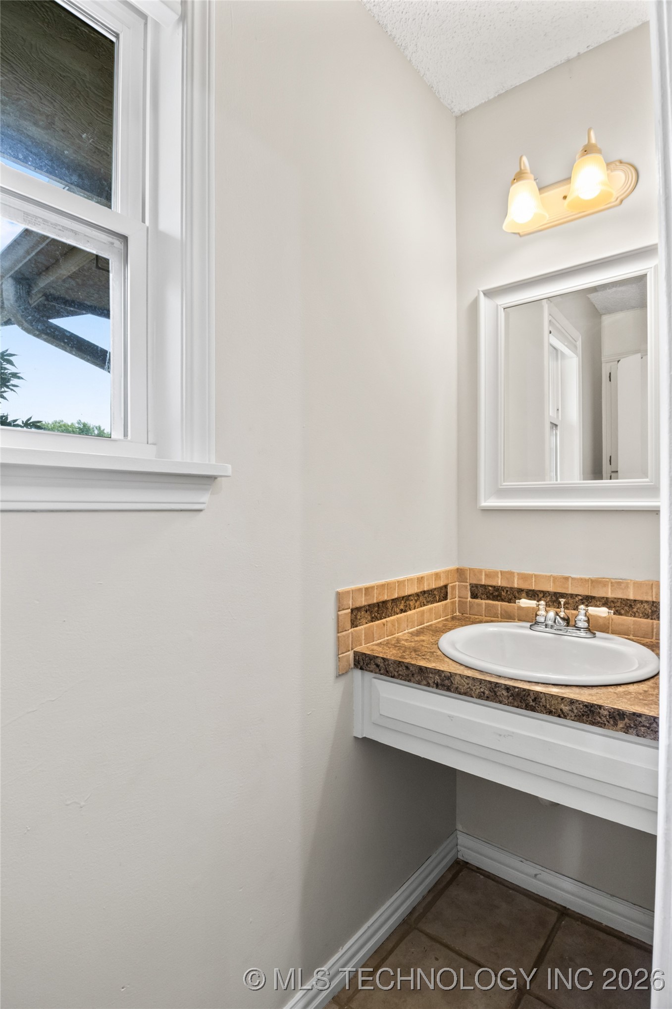 4607 Rolling Hills Drive Property Photo 33