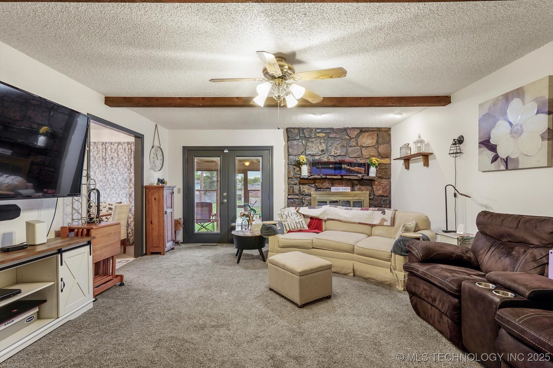 409 W Trinidad Drive Property Photo 5