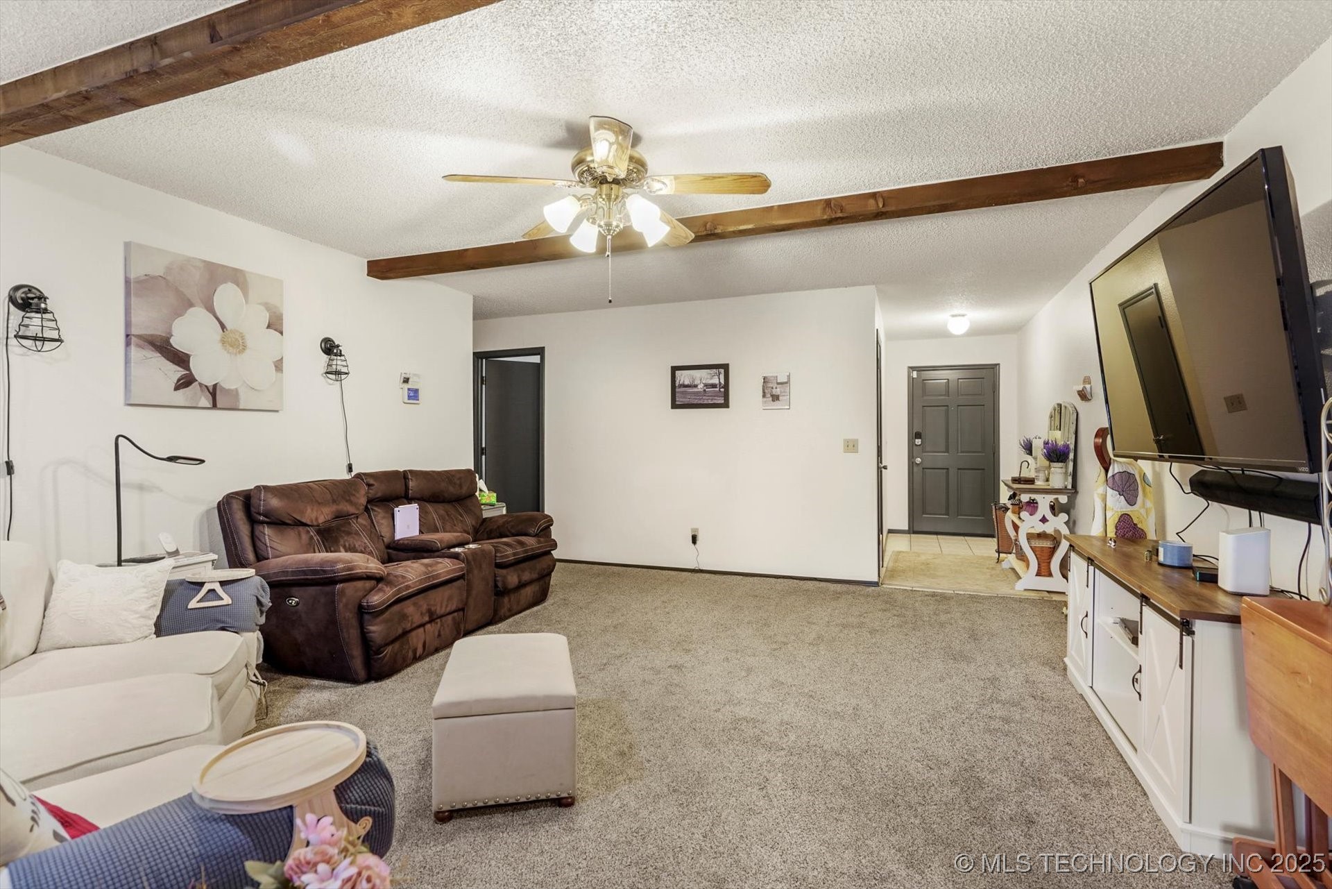 409 W Trinidad Drive Property Photo 6