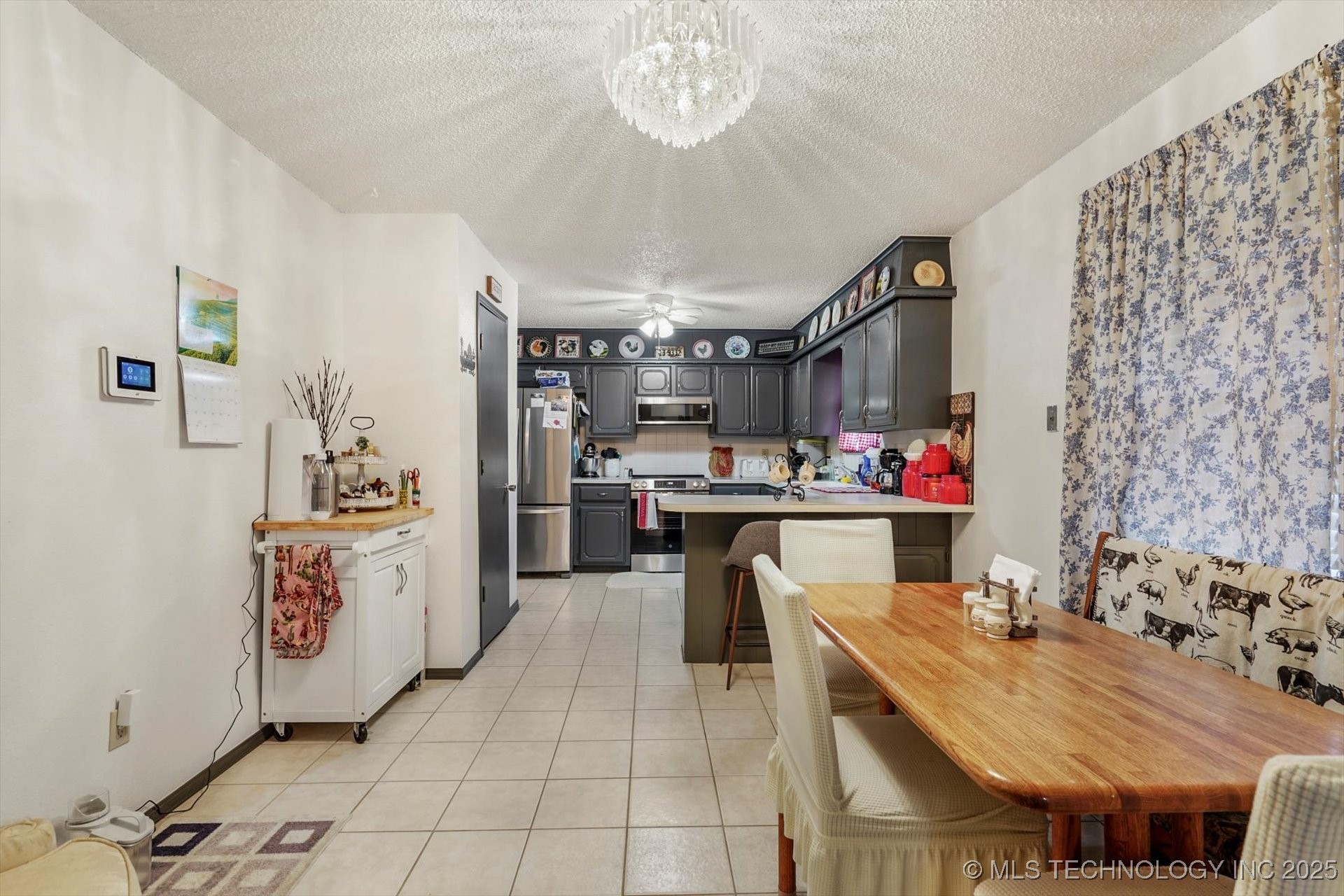 409 W Trinidad Drive Property Photo 8