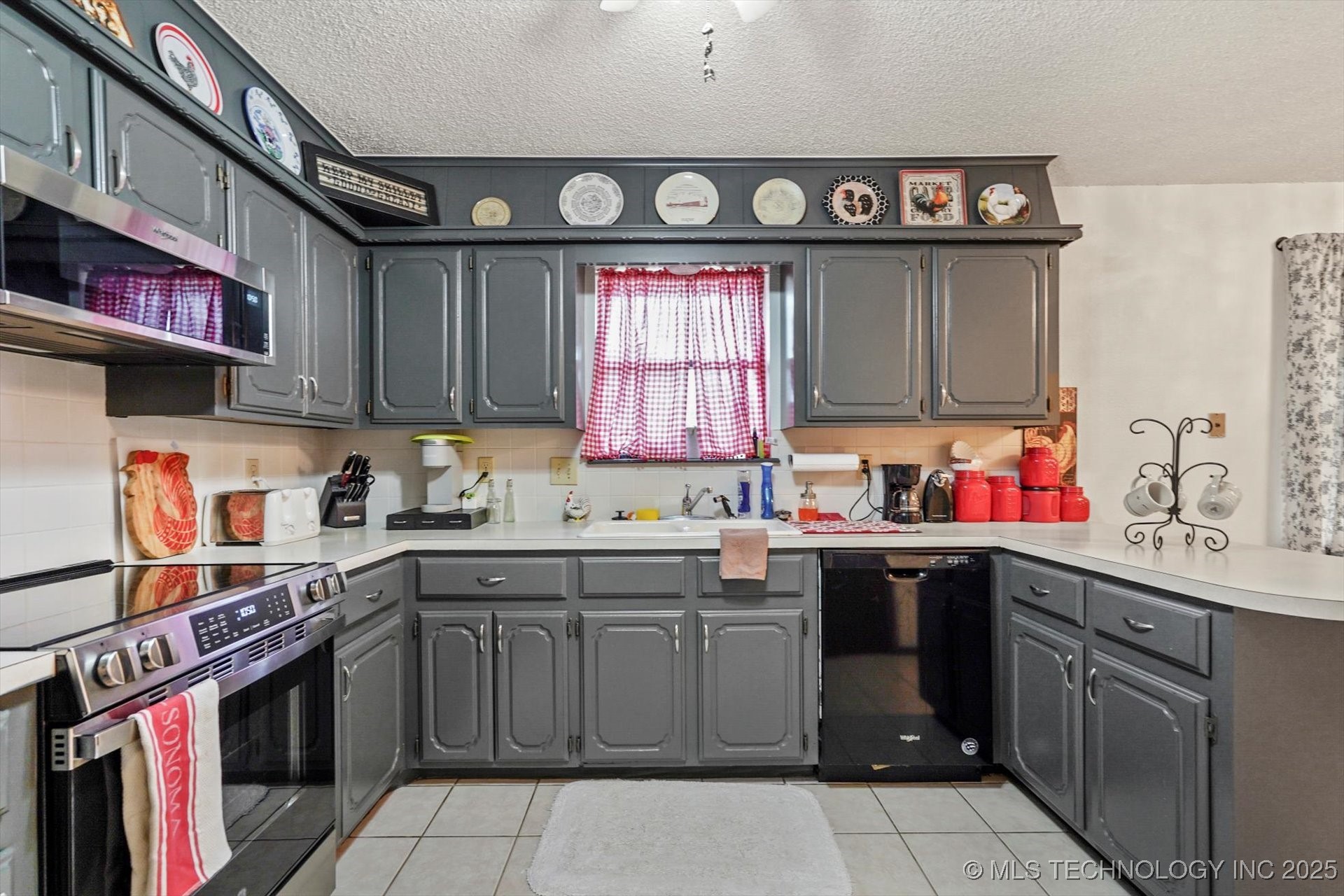 409 W Trinidad Drive Property Photo 11