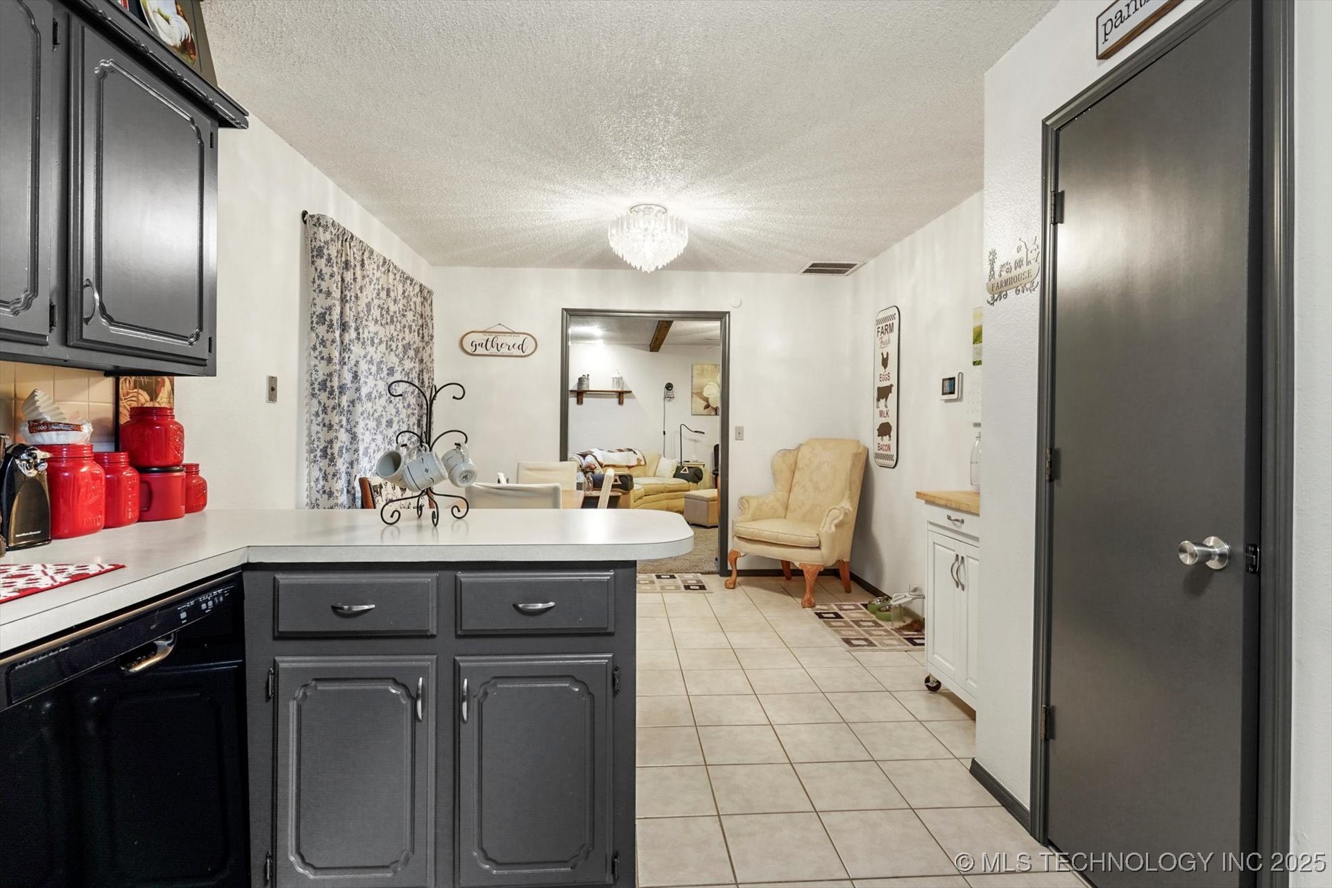 409 W Trinidad Drive Property Photo 12