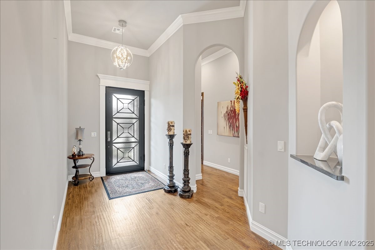 1105 W 84th Street Property Photo 6