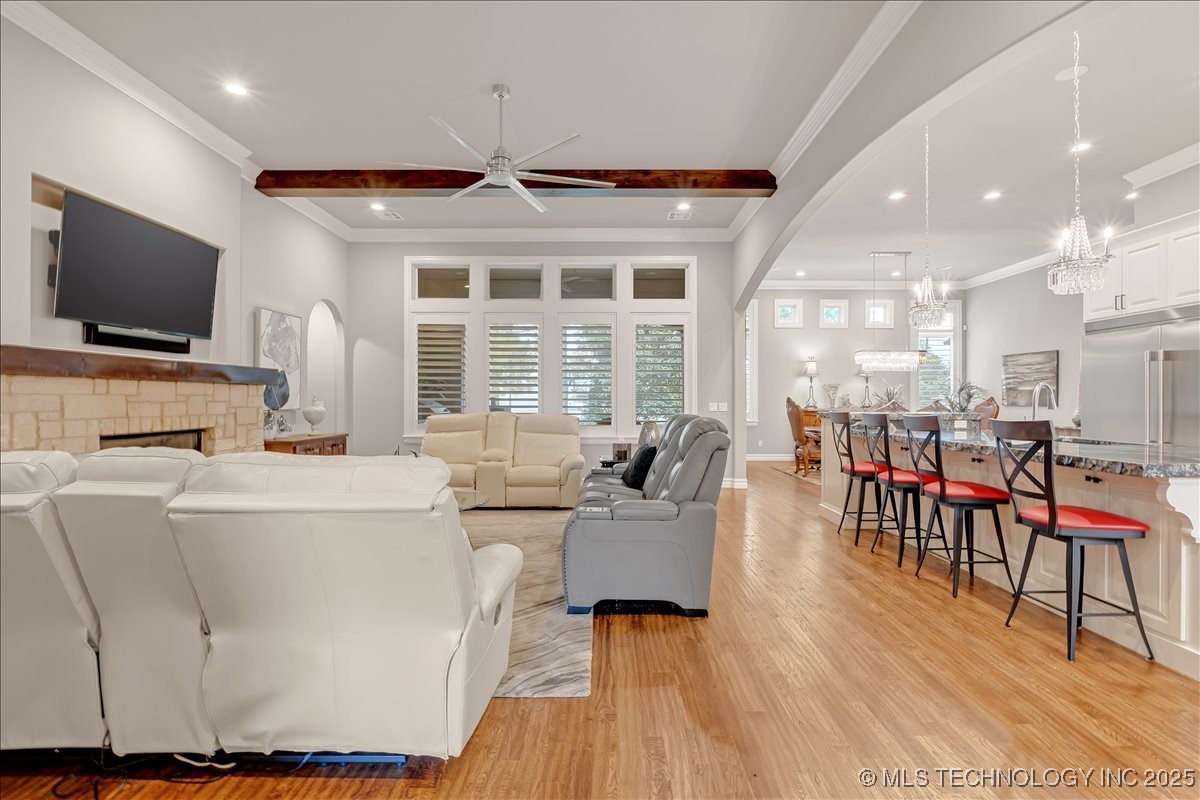 1105 W 84th Street Property Photo 7