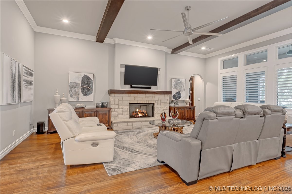 1105 W 84th Street Property Photo 8