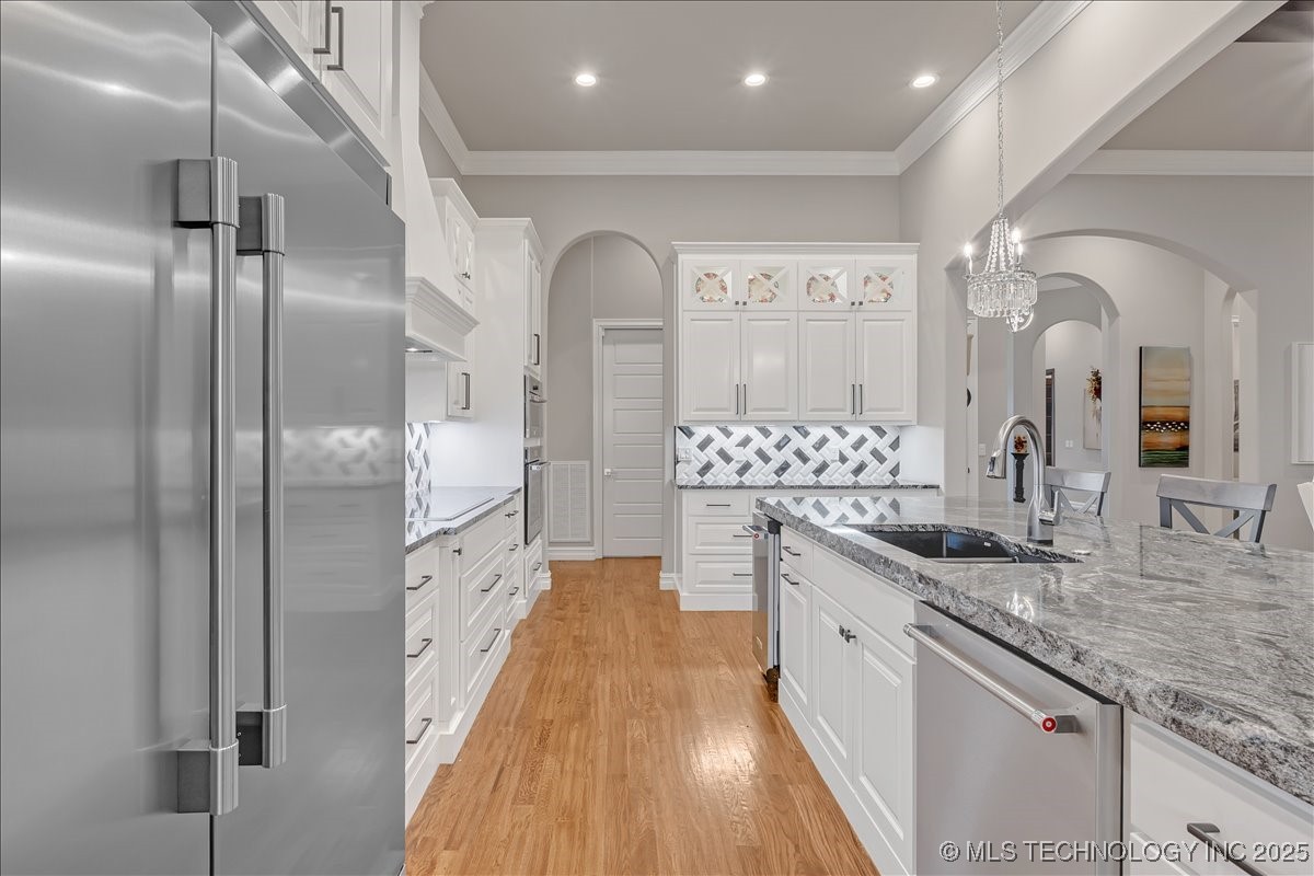 1105 W 84th Street Property Photo 18