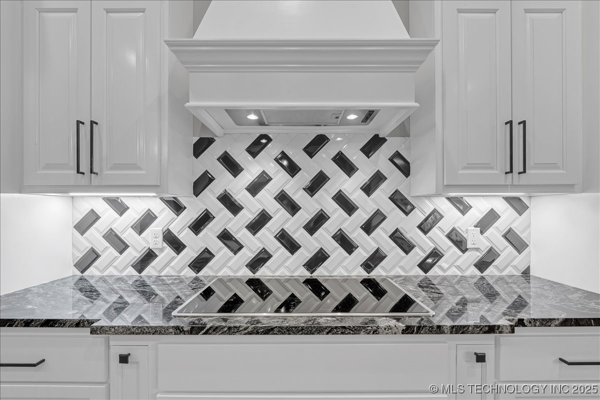 1105 W 84th Street Property Photo 25