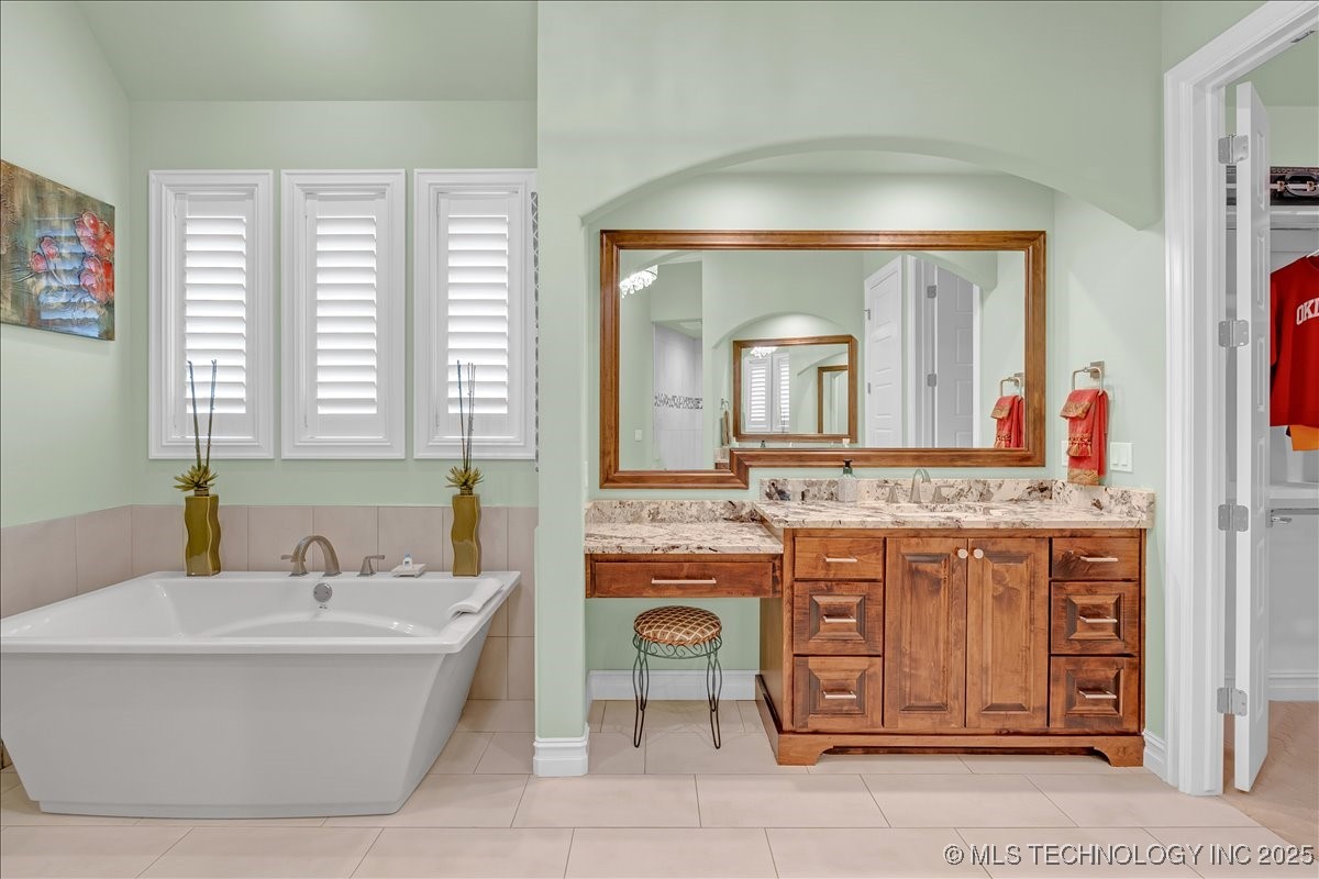 1105 W 84th Street Property Photo 37