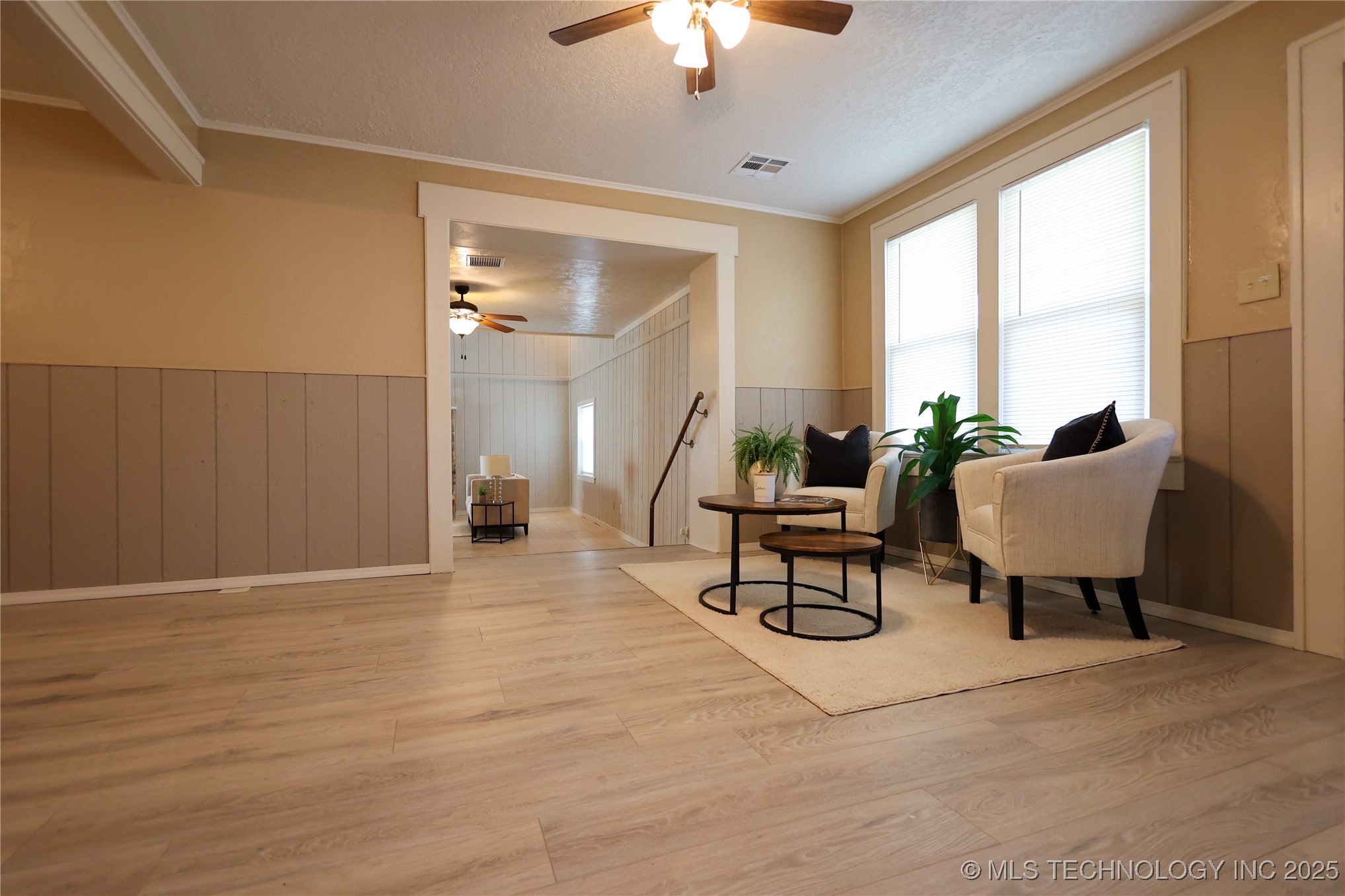 129 W Tahlequah Property Photo 7