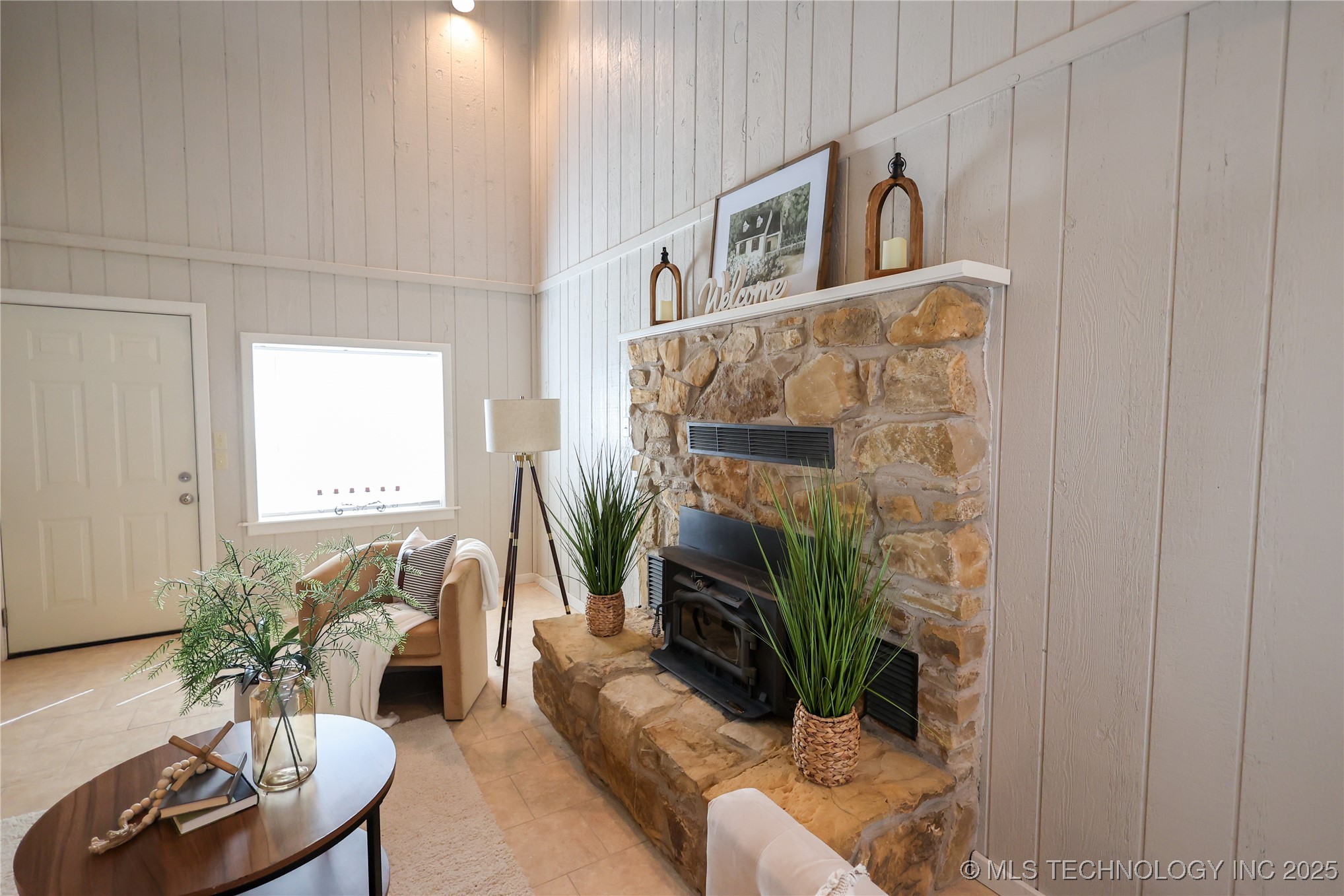 129 W Tahlequah Property Photo 11