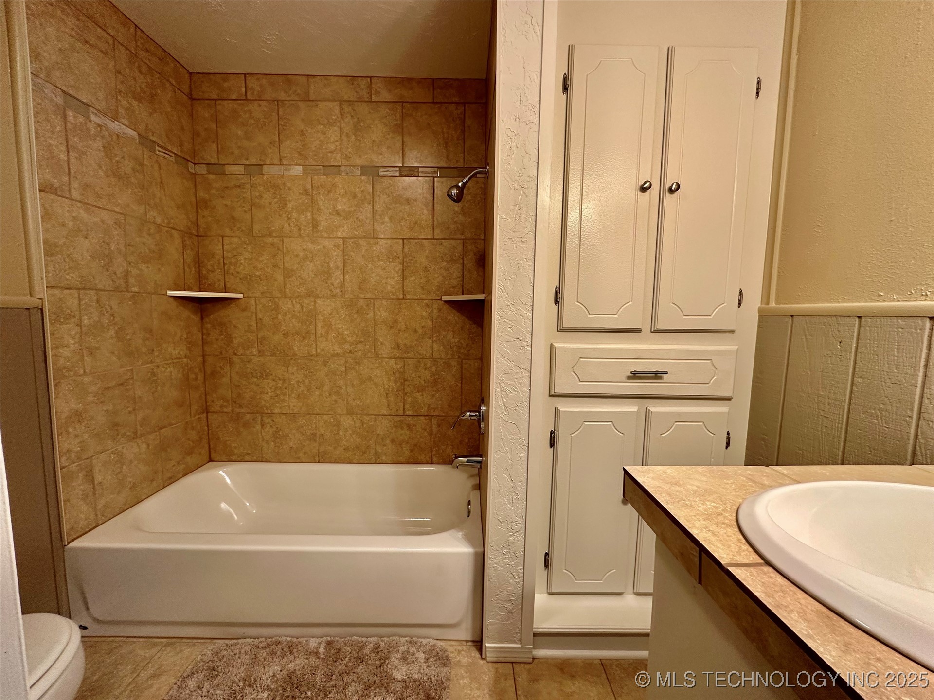 129 W Tahlequah Property Photo 12